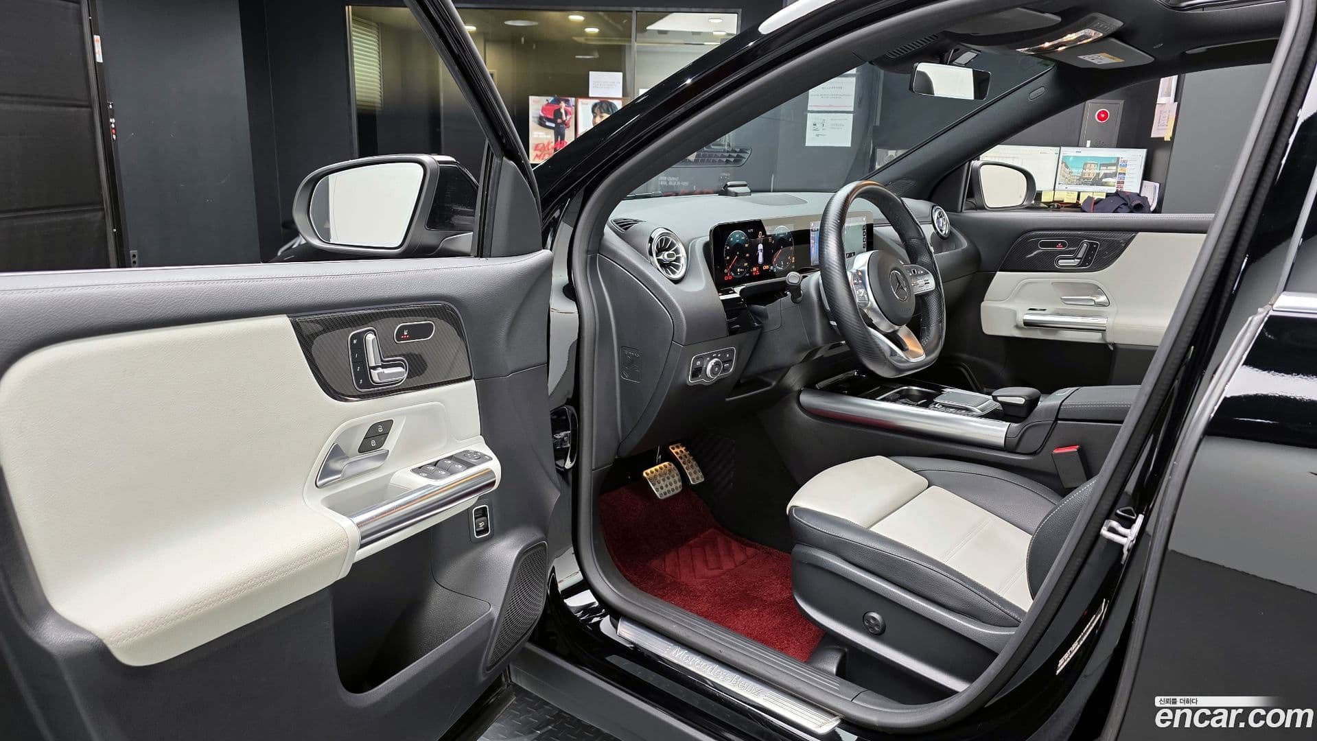 Main__Slider__Photo:GLA-Class Mercedes-Benz 2020.11-10