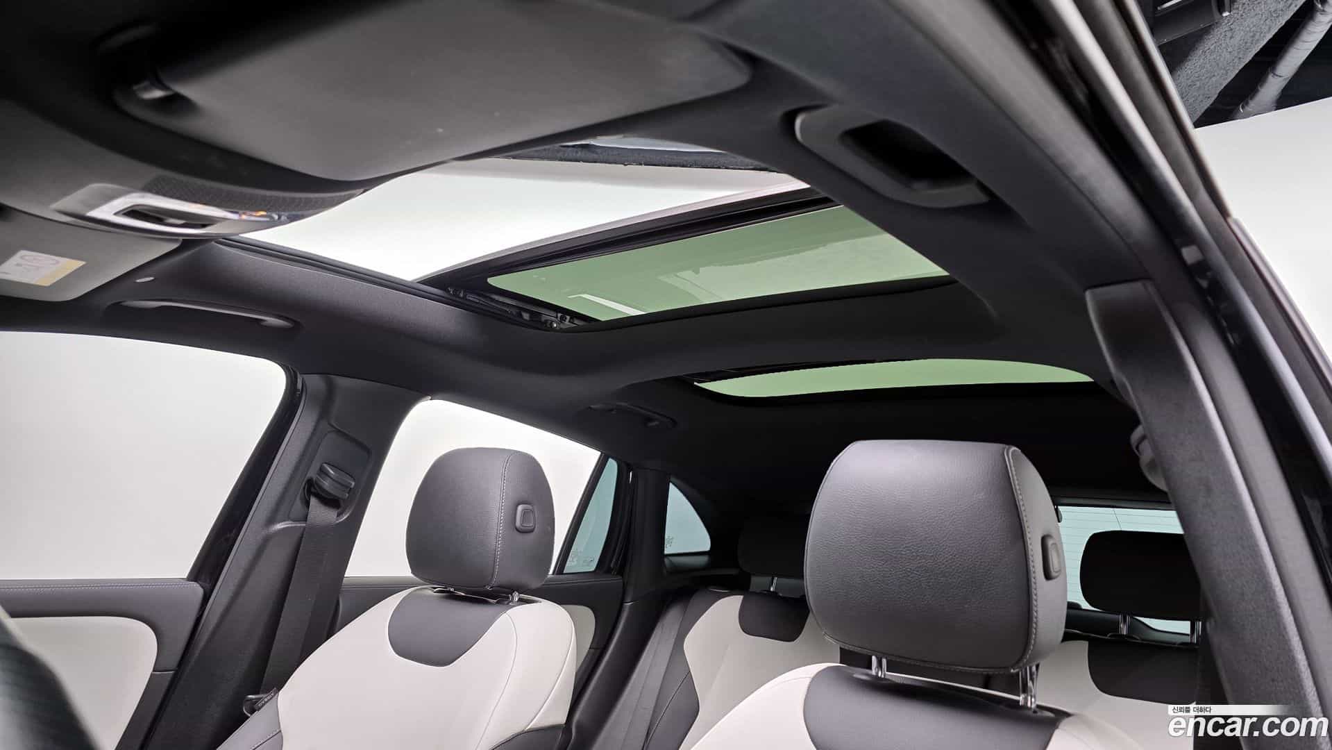 GLA-Class Mercedes-Benz 2020.11-OPTION-023