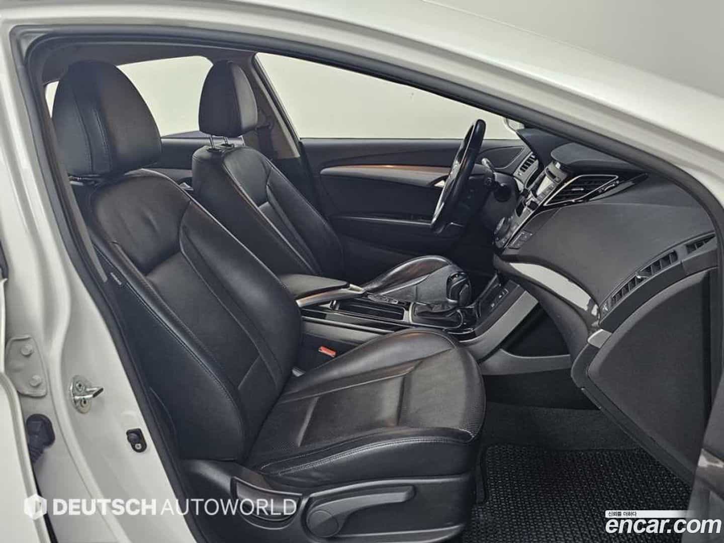 i40 Hyundai 2012.11-INNER-010