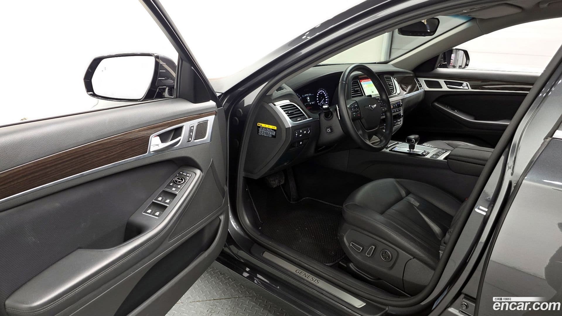 Main__Slider__Photo:G80 Genesis 2019.2-9