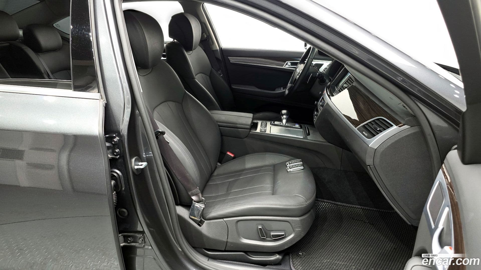 Main__Slider__Photo:G80 Genesis 2019.2-10