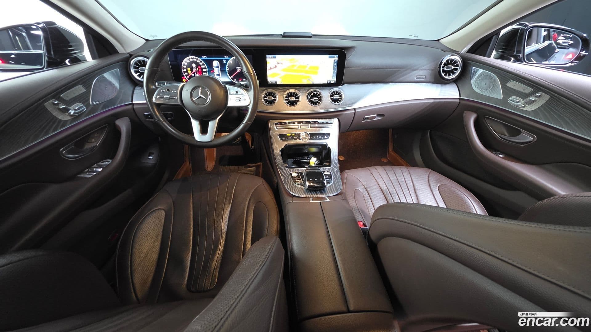 Main__Slider__Photo:CLS-Class Mercedes-Benz 2019.11-6