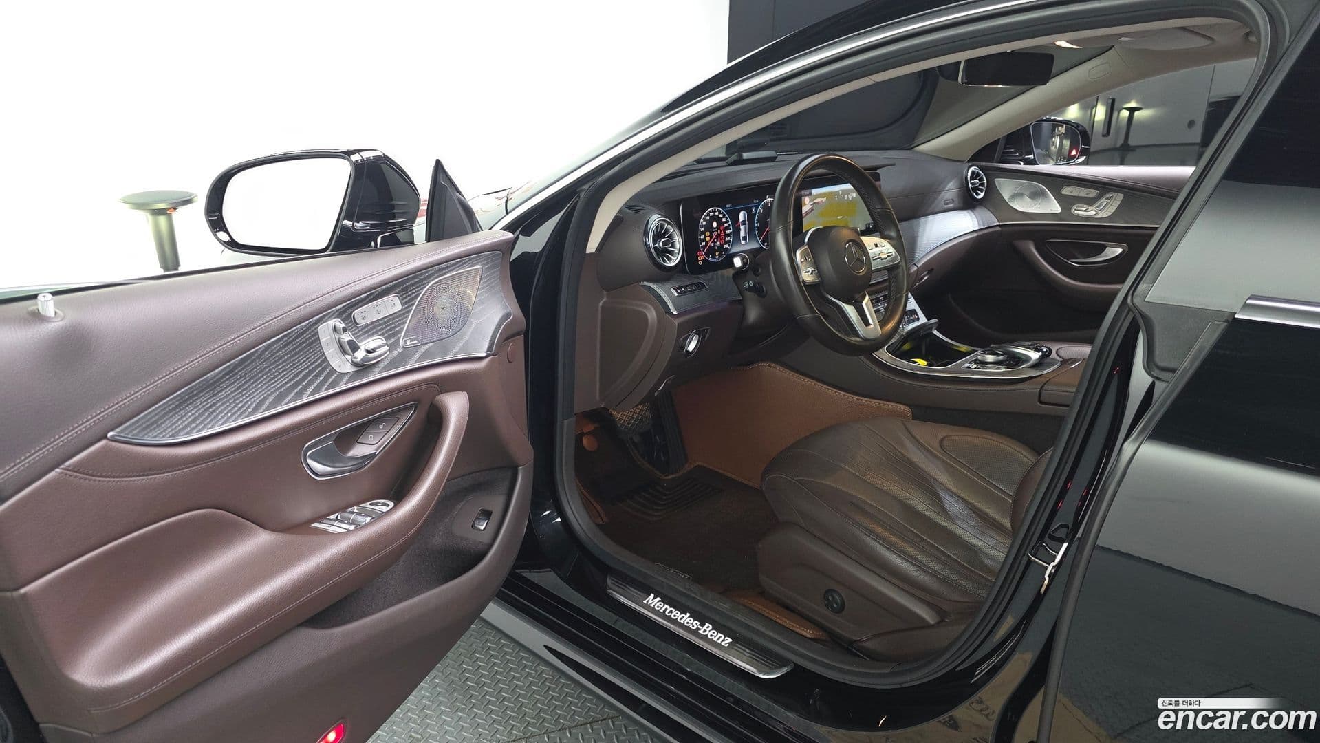 Main__Slider__Photo:CLS-Class Mercedes-Benz 2019.11-9