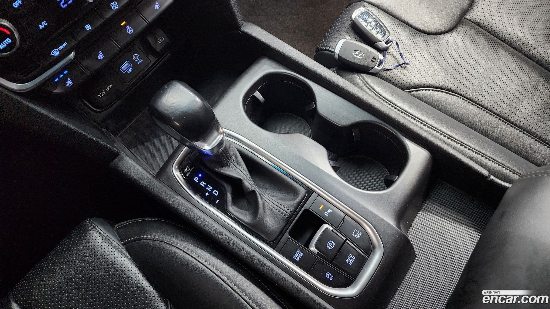 Main__Slider__Photo:Santafe Hyundai 2020.3-12