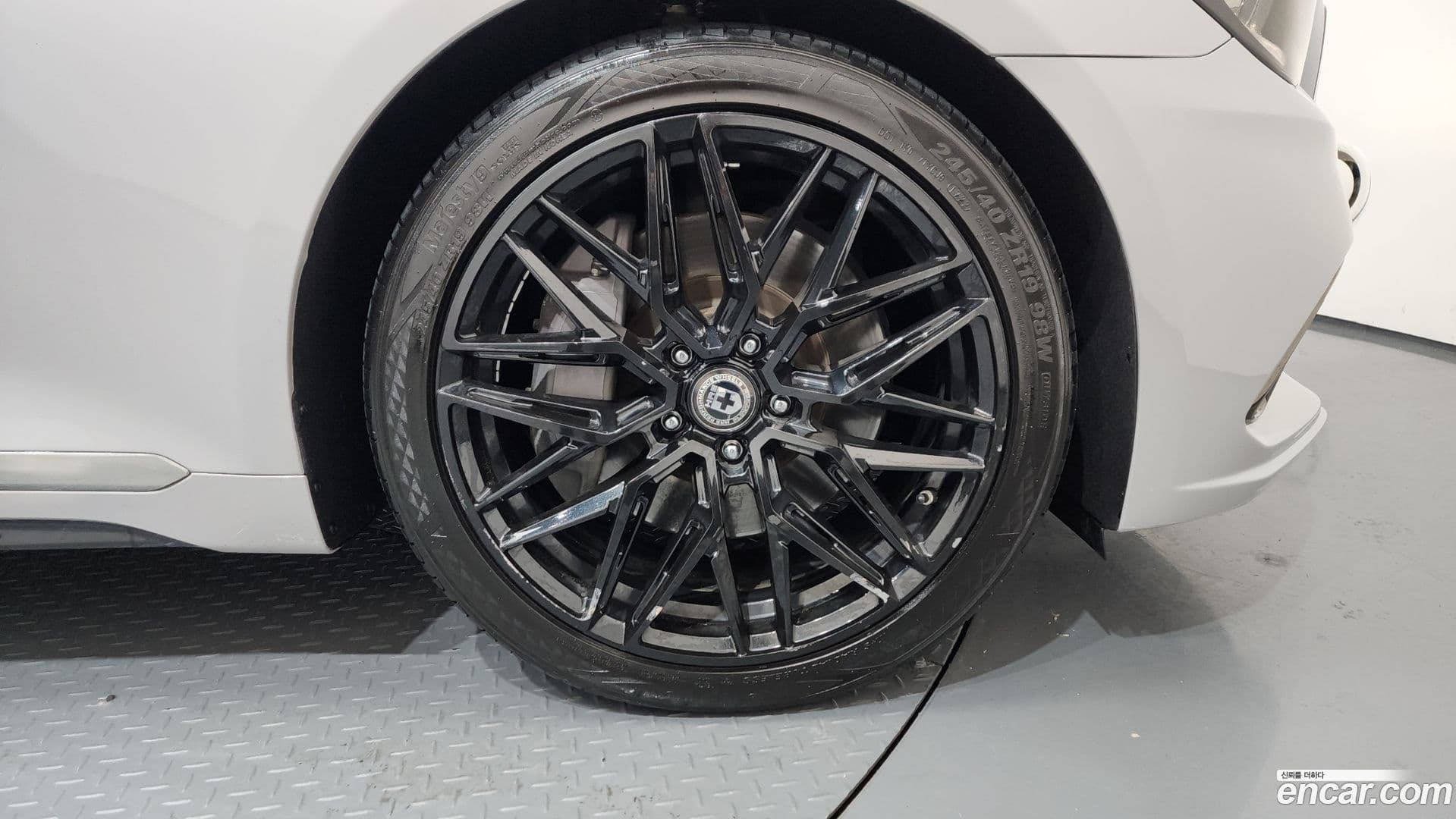 Main__Slider__Photo:Genesis Hyundai 2016.2-4