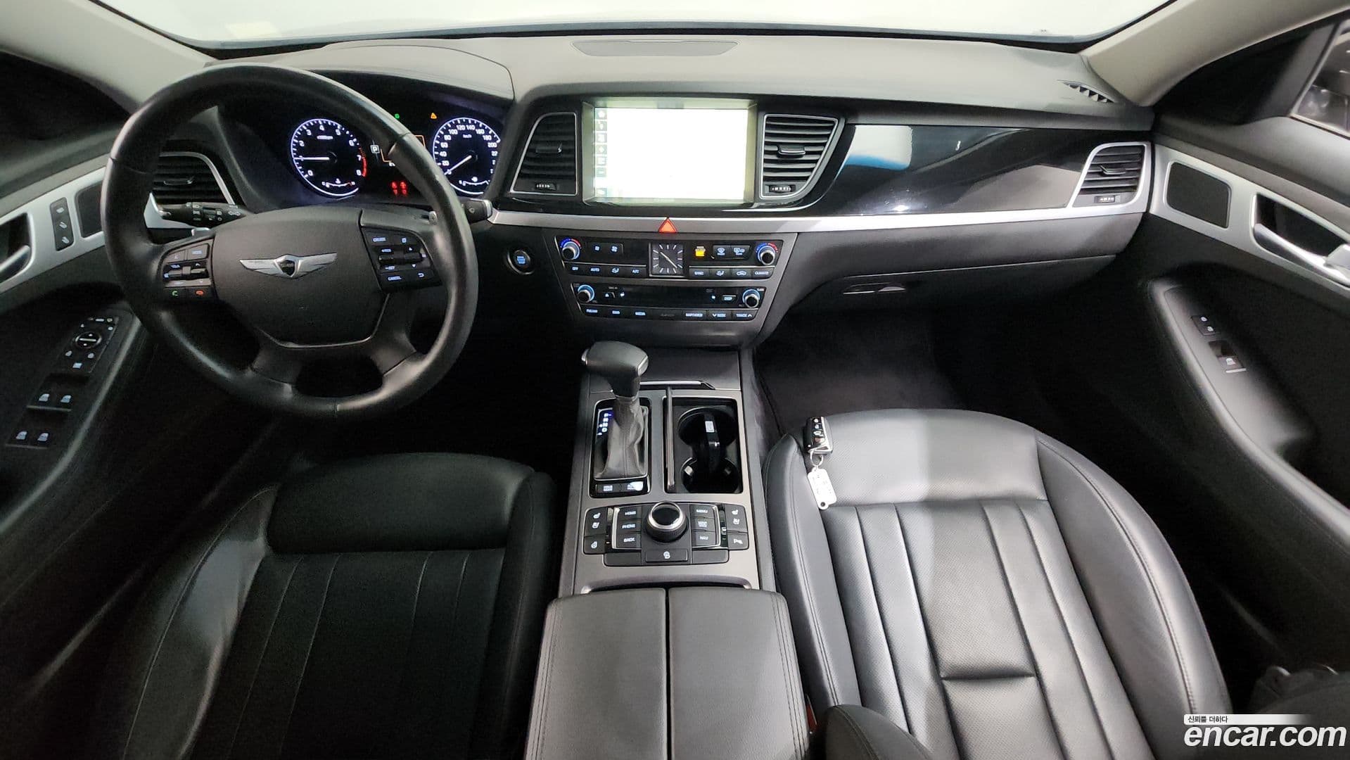 Main__Slider__Photo:Genesis Hyundai 2016.2-6