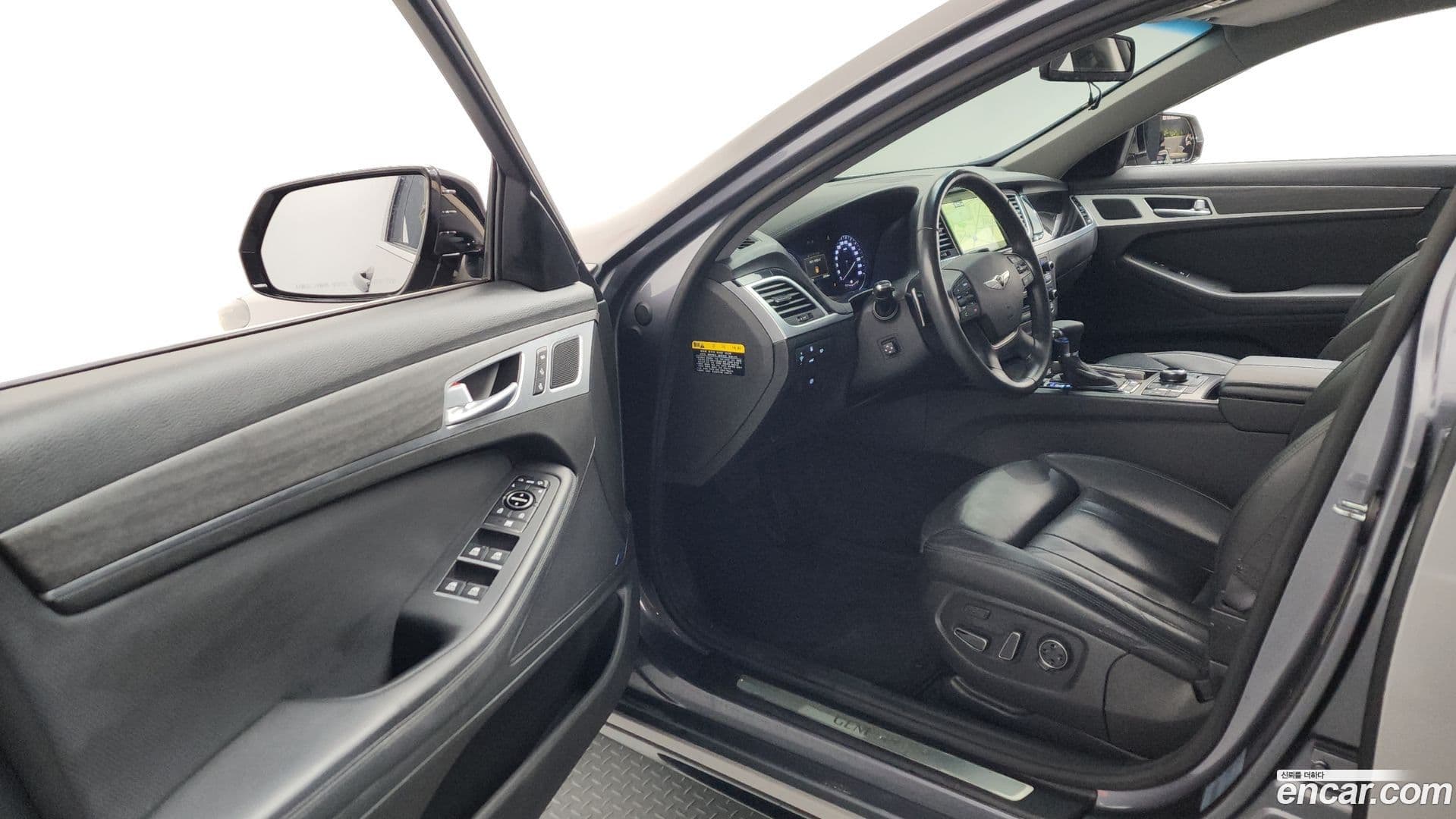 Main__Slider__Photo:Genesis Hyundai 2016.2-9