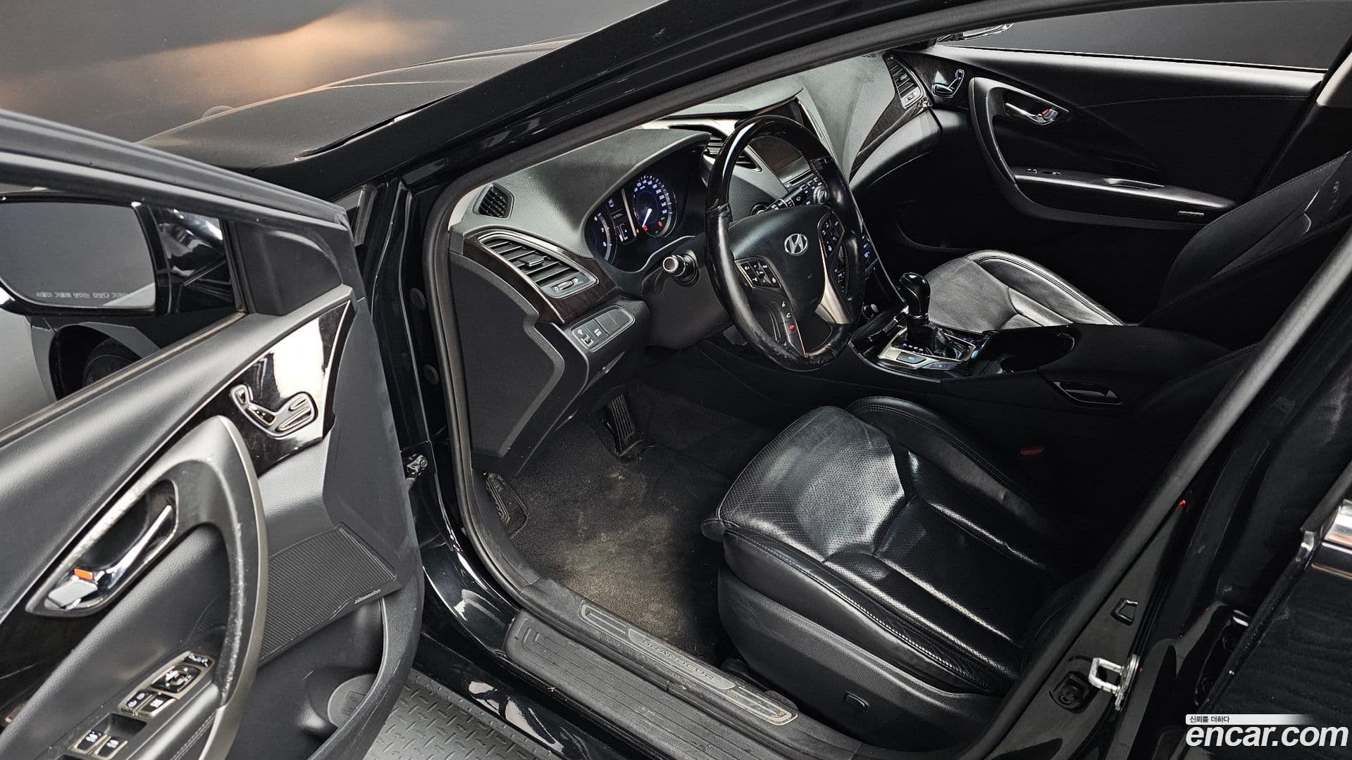 Main__Slider__Photo:Grandeur Hyundai 2011.6-10