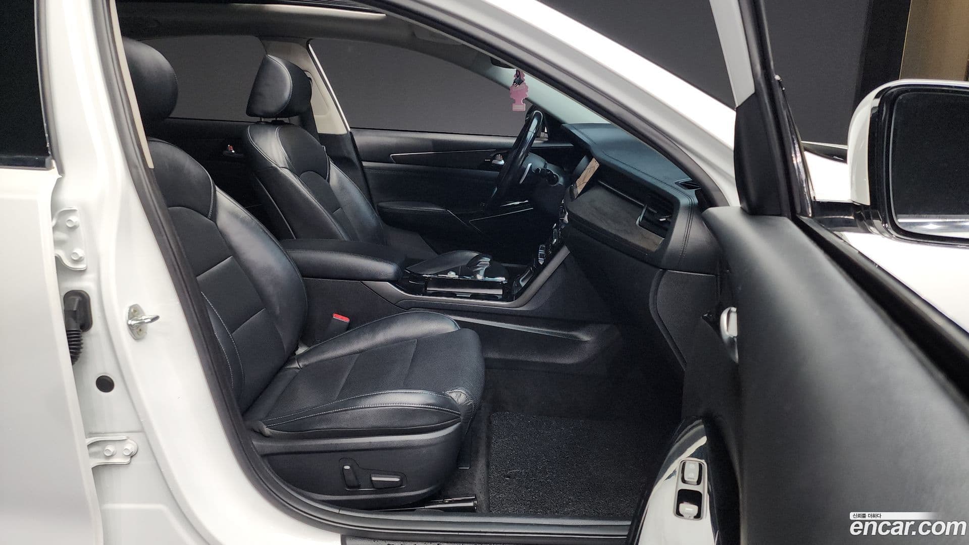 Main__Slider__Photo:K7 Kia 2019.7-10