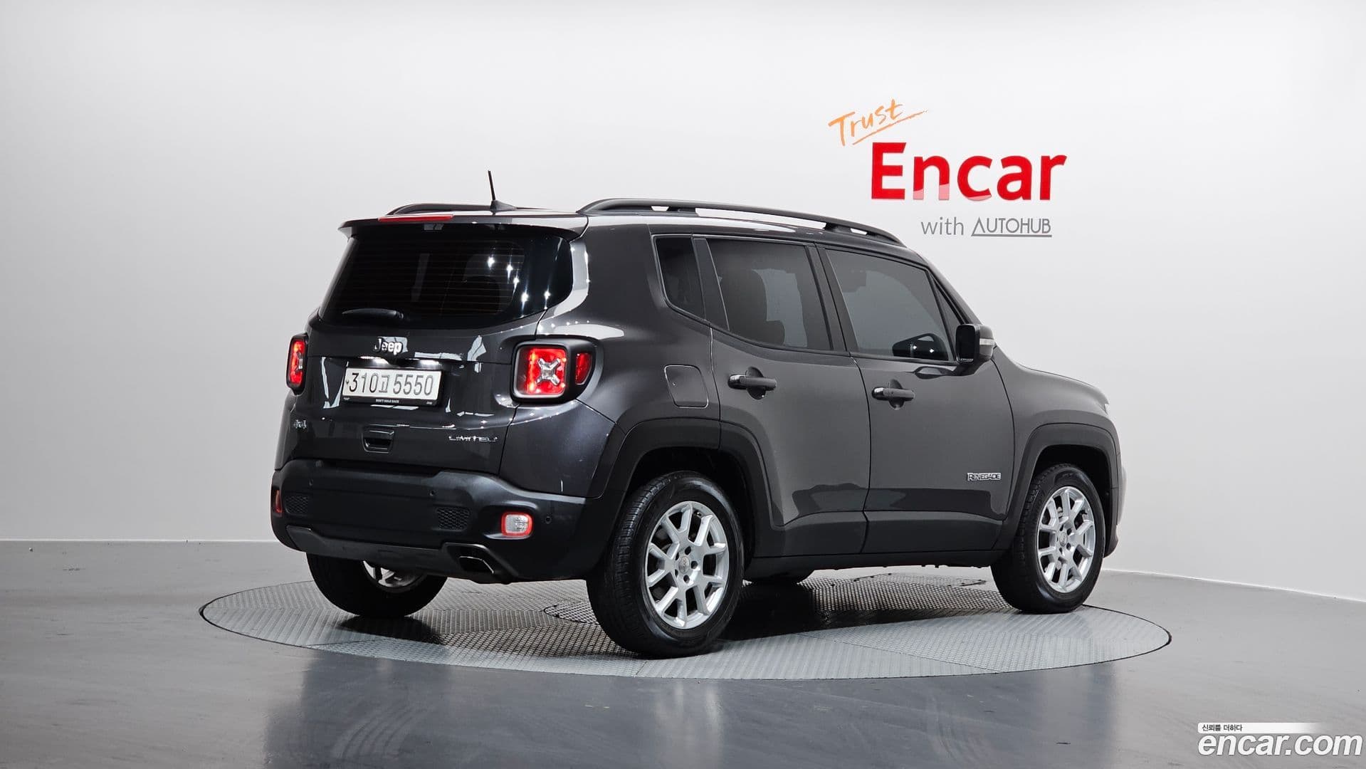 Main__Slider__Photo:Renegade Jeep 2021.11-1