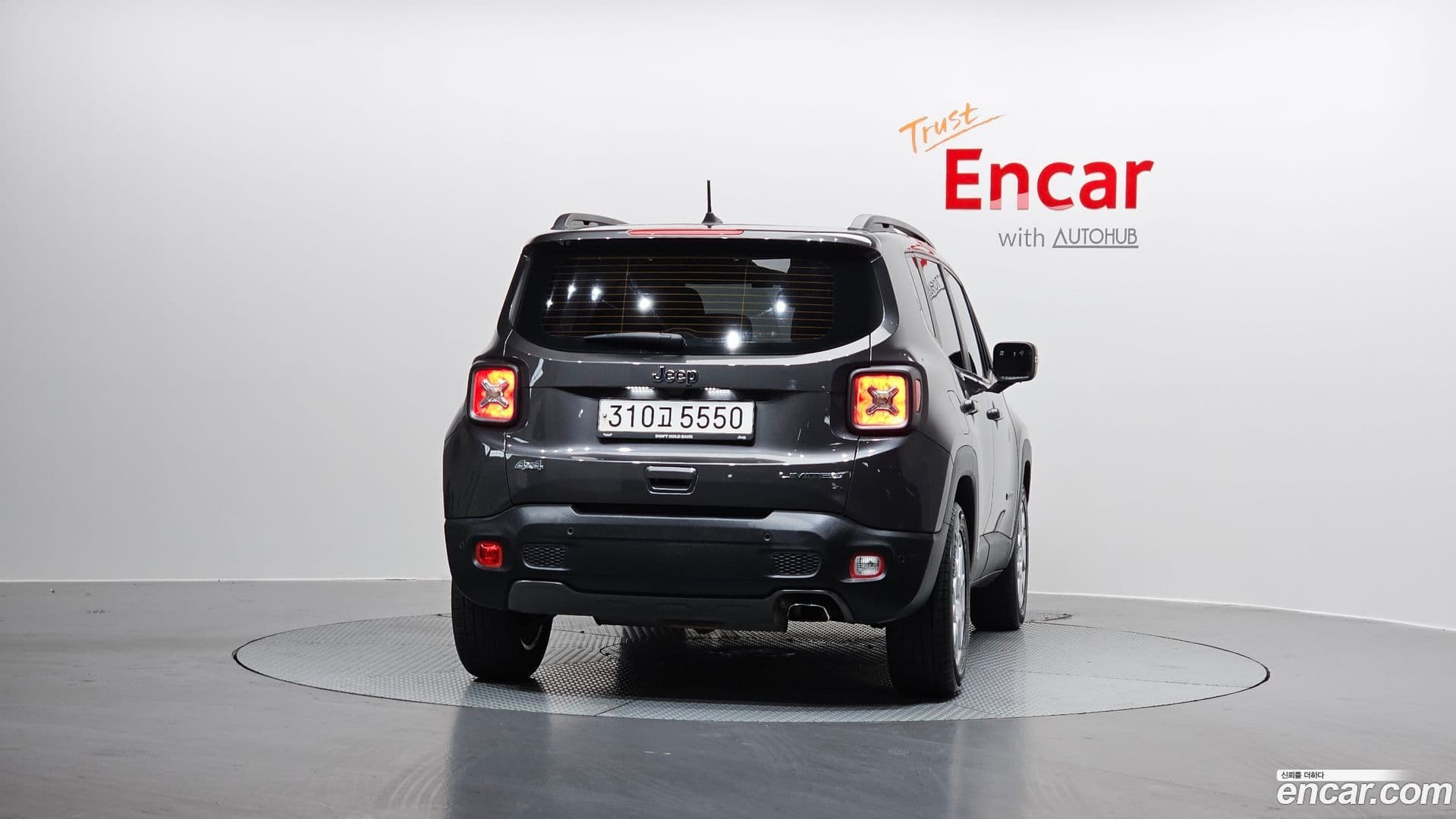 Main__Slider__Photo:Renegade Jeep 2021.11-3