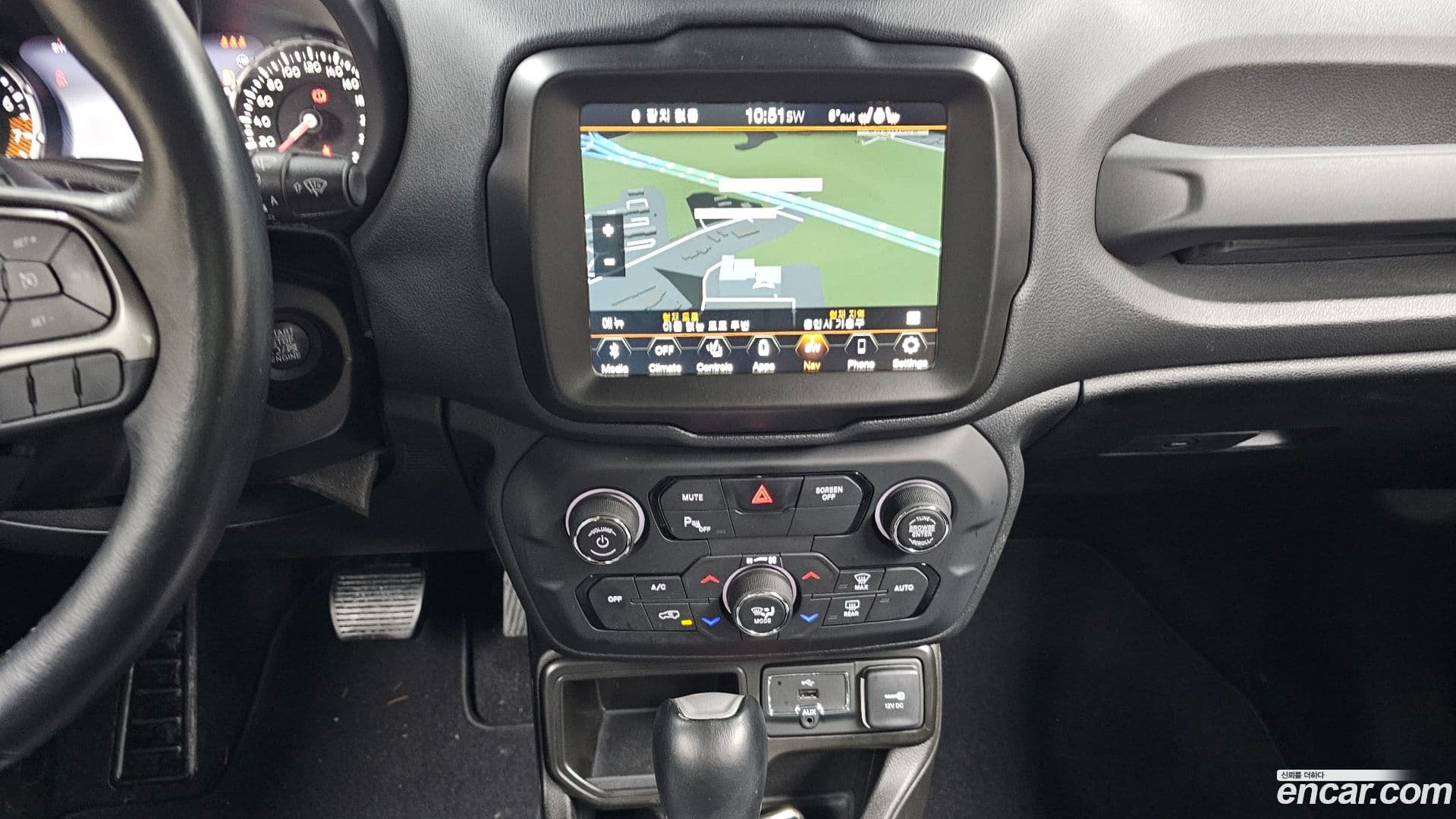 Main__Slider__Photo:Renegade Jeep 2021.11-13