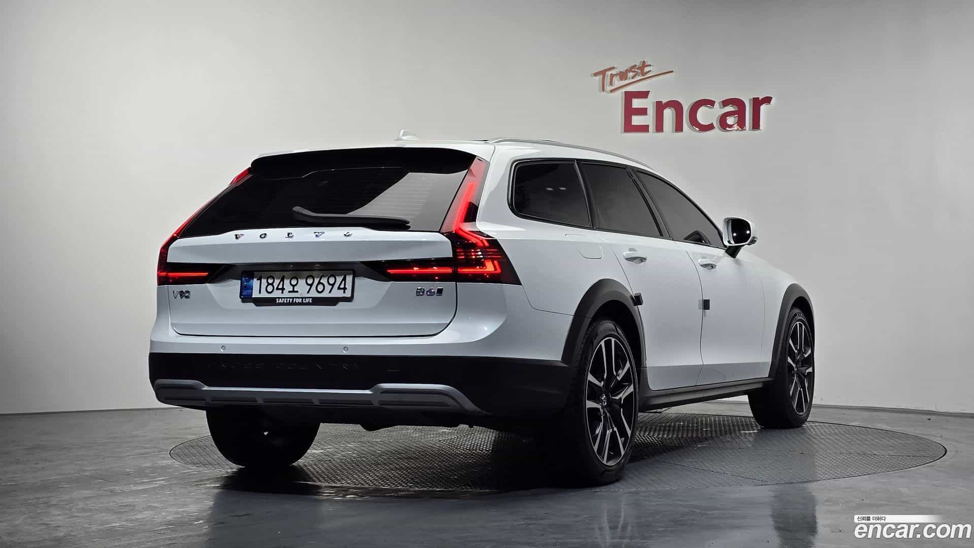 V90 Volvo 2023.0-OUTER-002