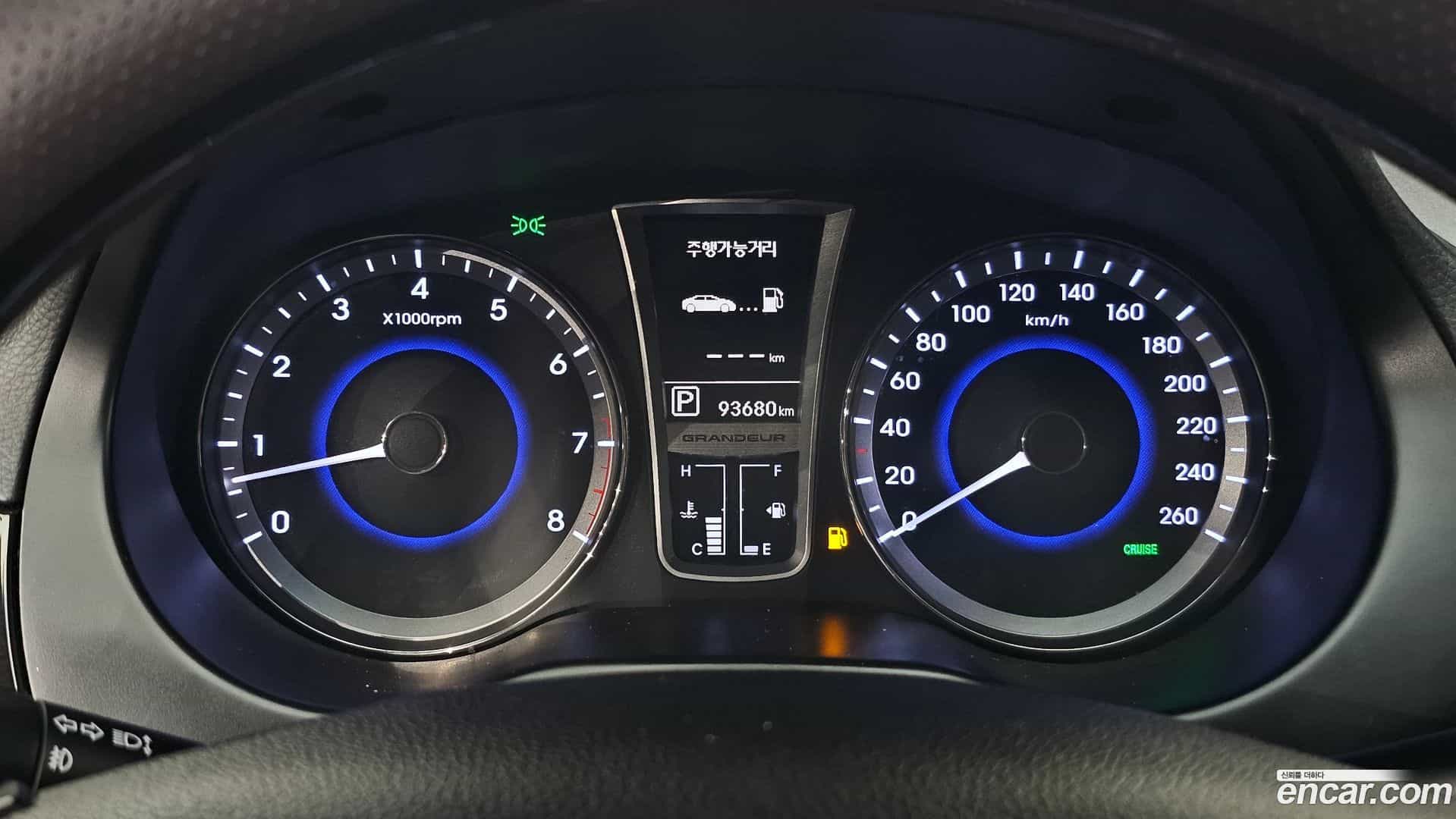 Grandeur Hyundai 2014.2-INNER-008