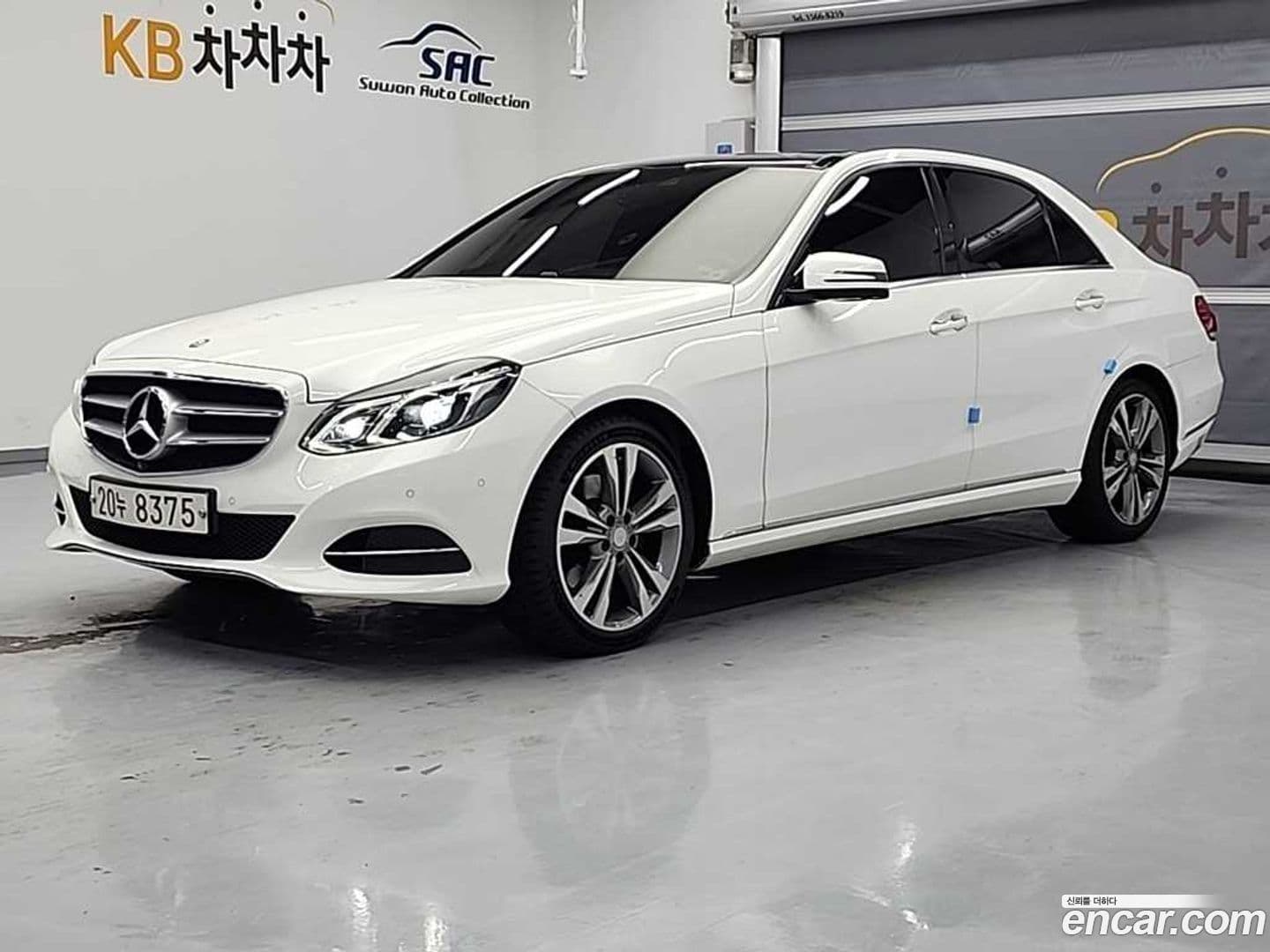 Main__Slider__Photo:E-Class Mercedes-Benz 2015.4-0