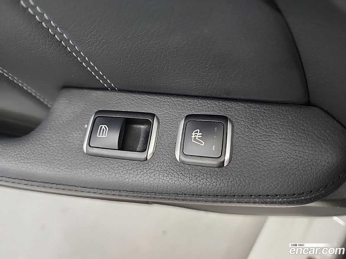 Main__Slider__Photo:E-Class Mercedes-Benz 2015.4-13