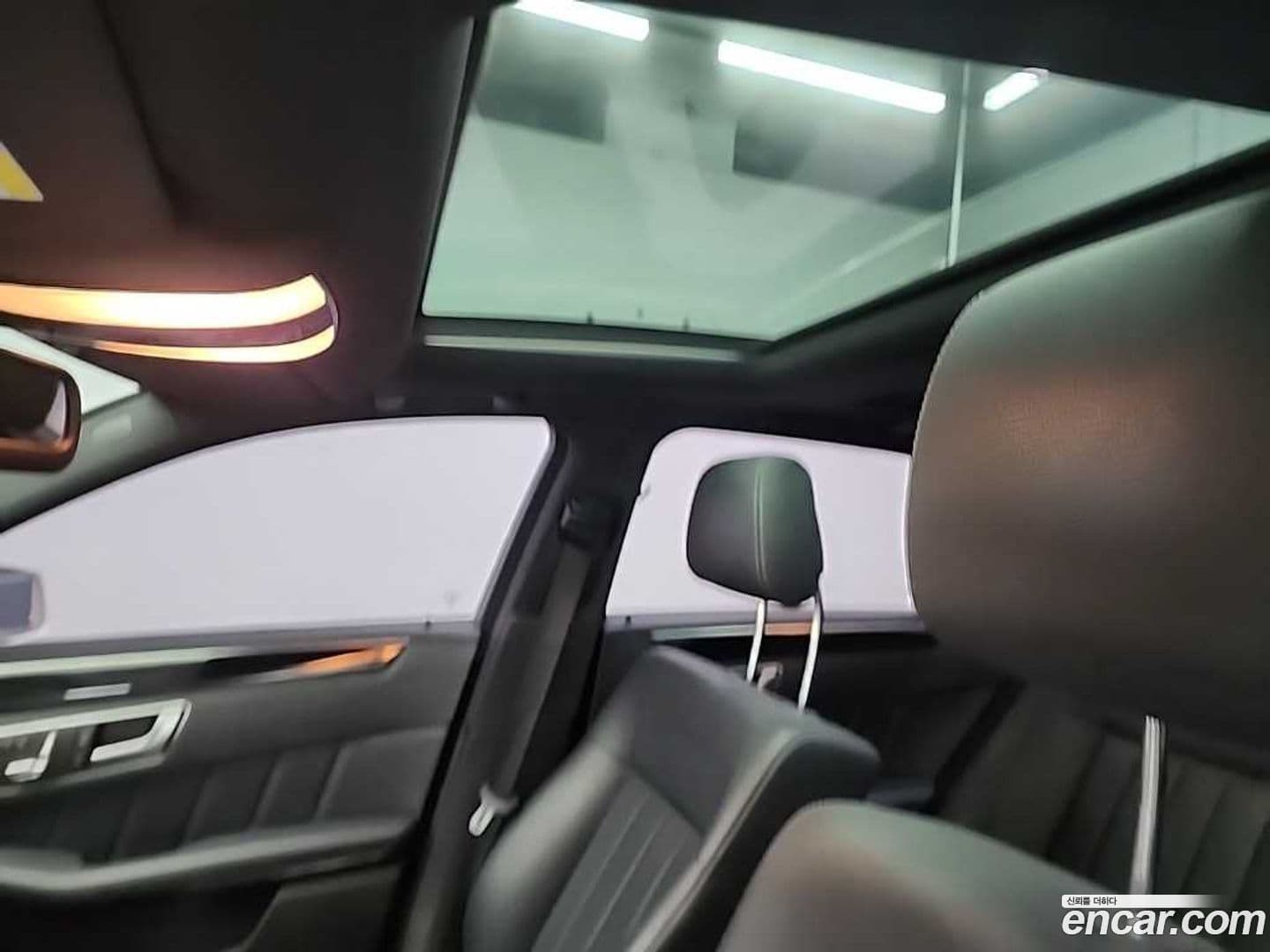 Main__Slider__Photo:E-Class Mercedes-Benz 2015.4-14