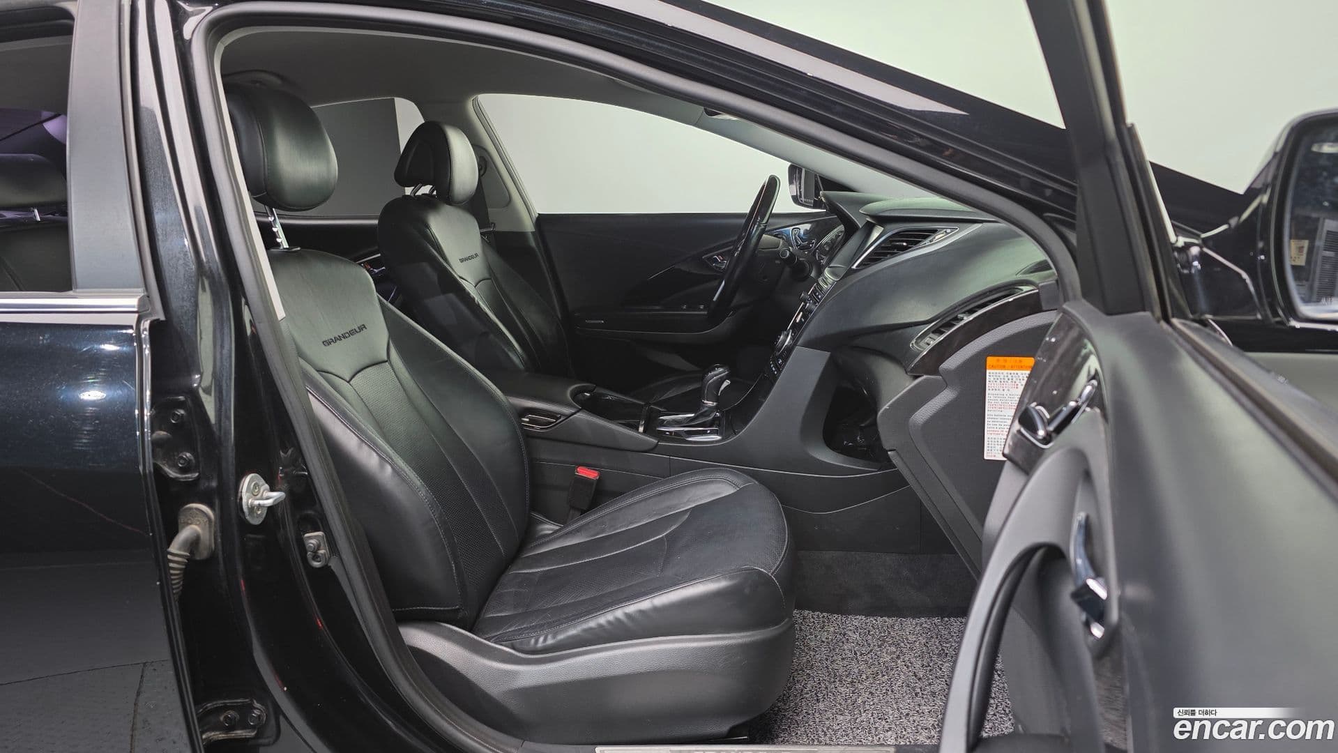 Main__Slider__Photo:Grandeur Hyundai 2015.4-10