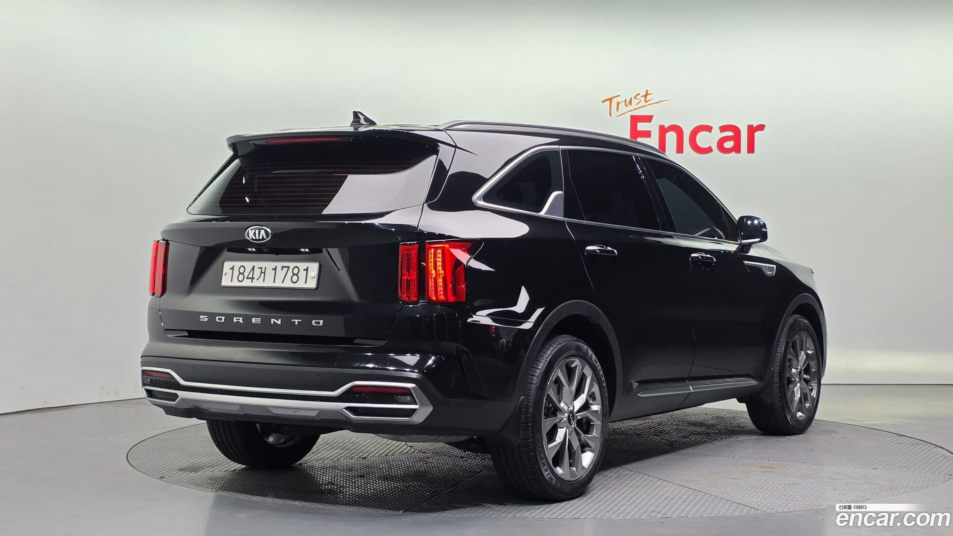 Main__Slider__Photo:Sorento Kia 2020.4-1