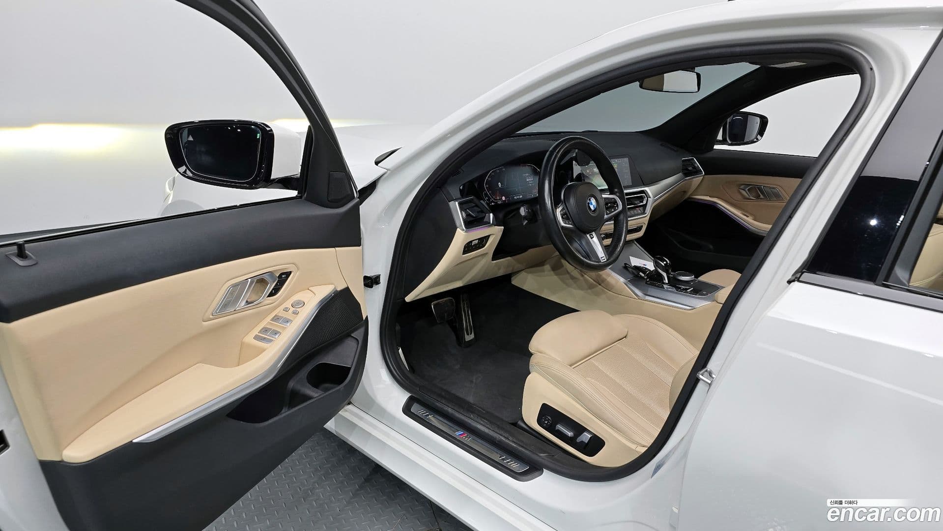 Main__Slider__Photo:3-Series BMW 2022.2-9