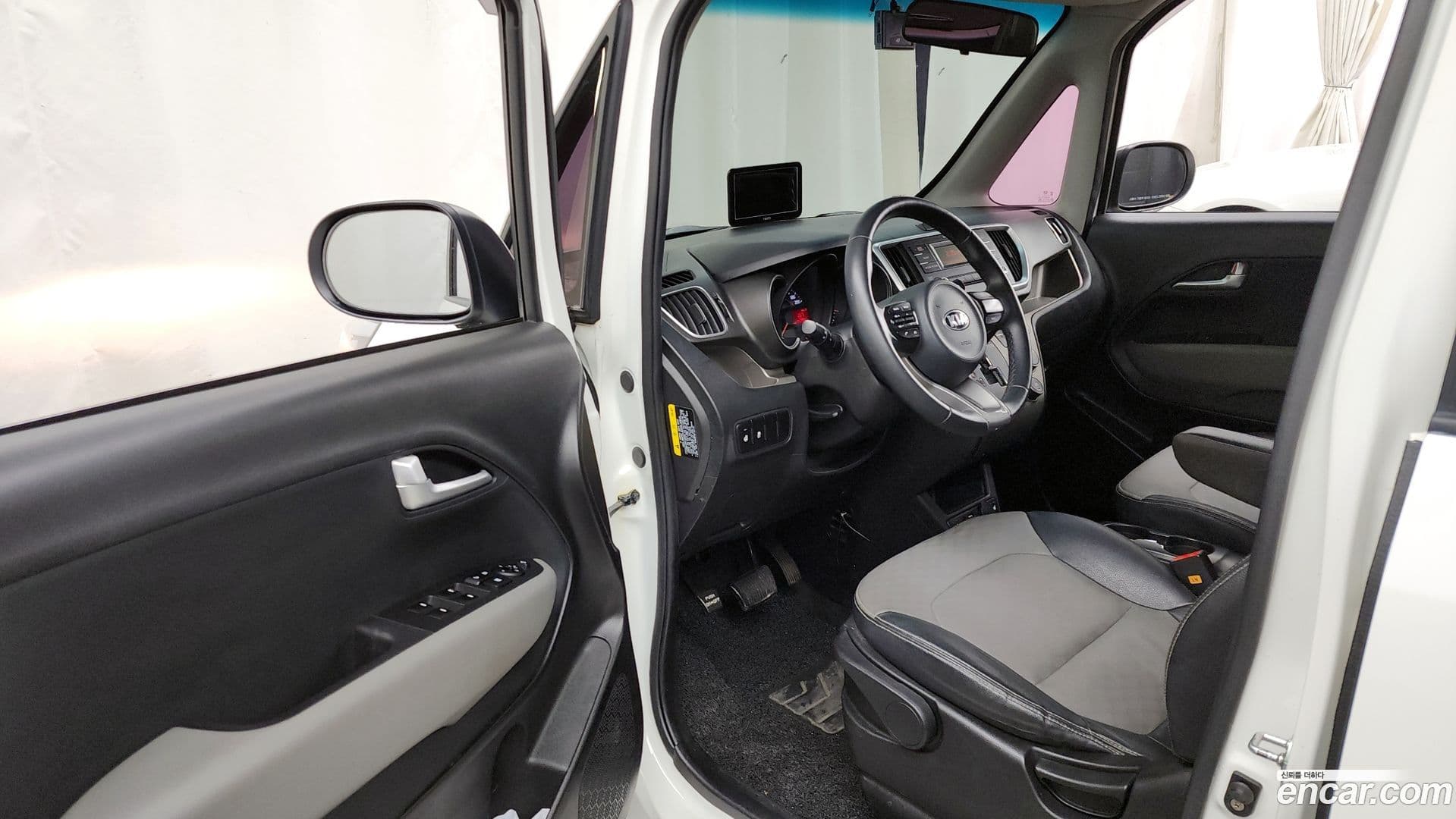 Main__Slider__Photo:RAY Kia 2019.2-9