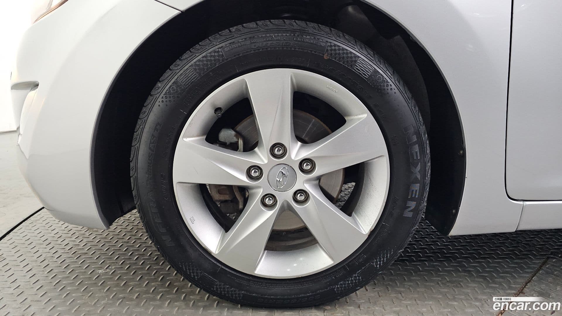 Main__Slider__Photo:AVANTE Hyundai 2013.1-4