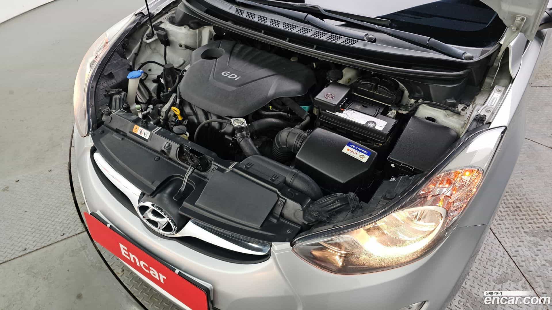 AVANTE Hyundai 2013.1-INNER-006