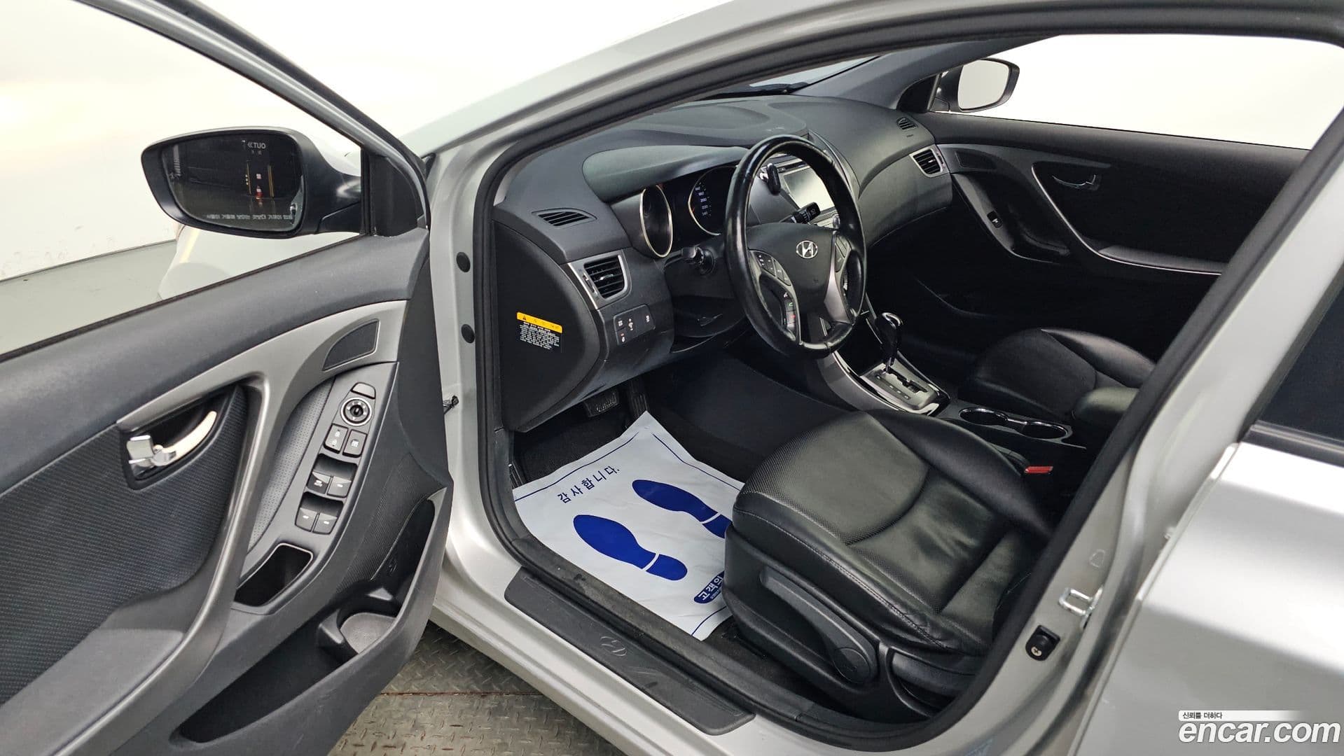 Main__Slider__Photo:AVANTE Hyundai 2013.1-9