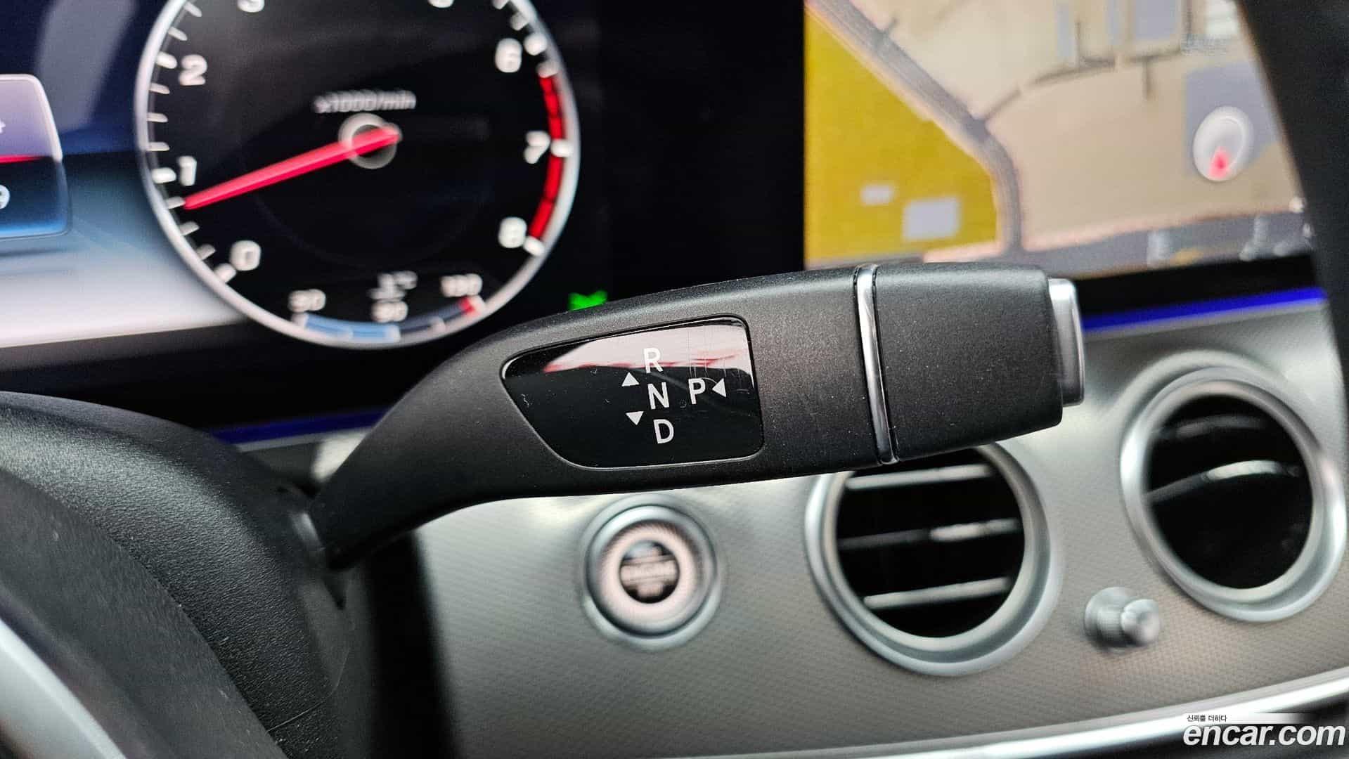 E-Class Mercedes-Benz 2019.5-INNER-009