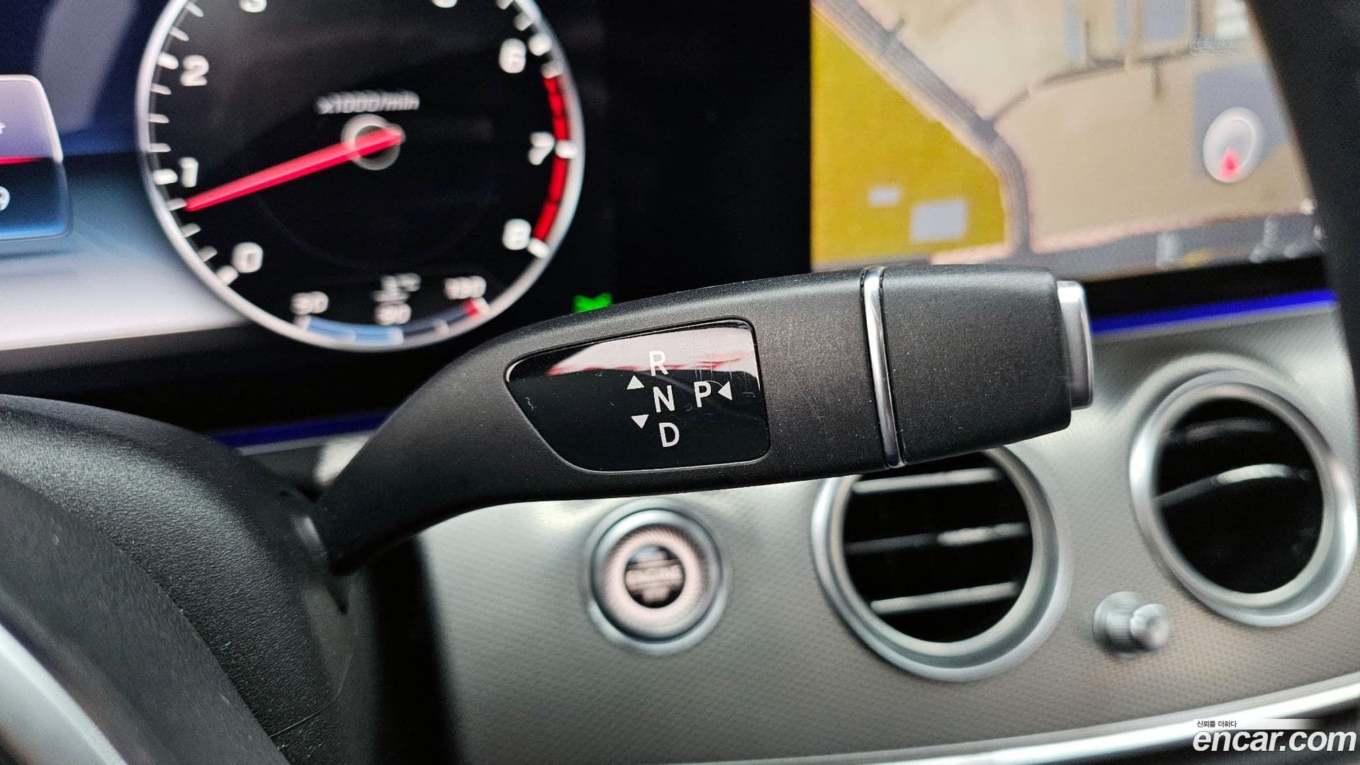 Main__Slider__Photo:E-Class Mercedes-Benz 2019.5-8