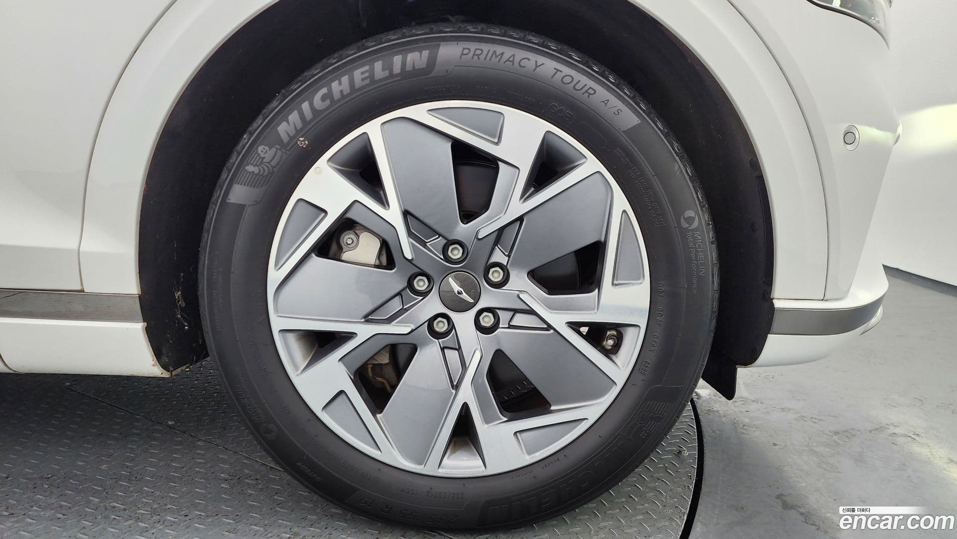 Main__Slider__Photo:GV70 Genesis 2022.3-4