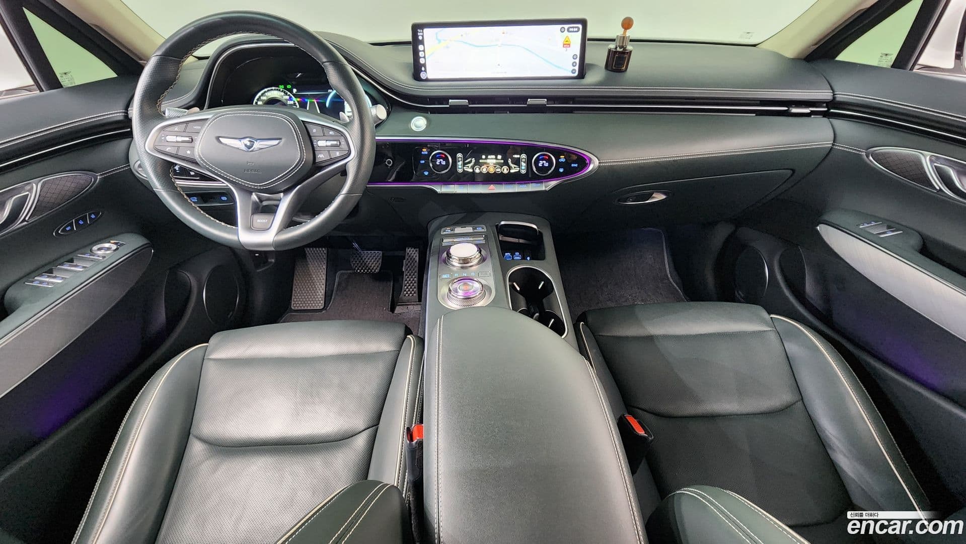 Main__Slider__Photo:GV70 Genesis 2022.3-6