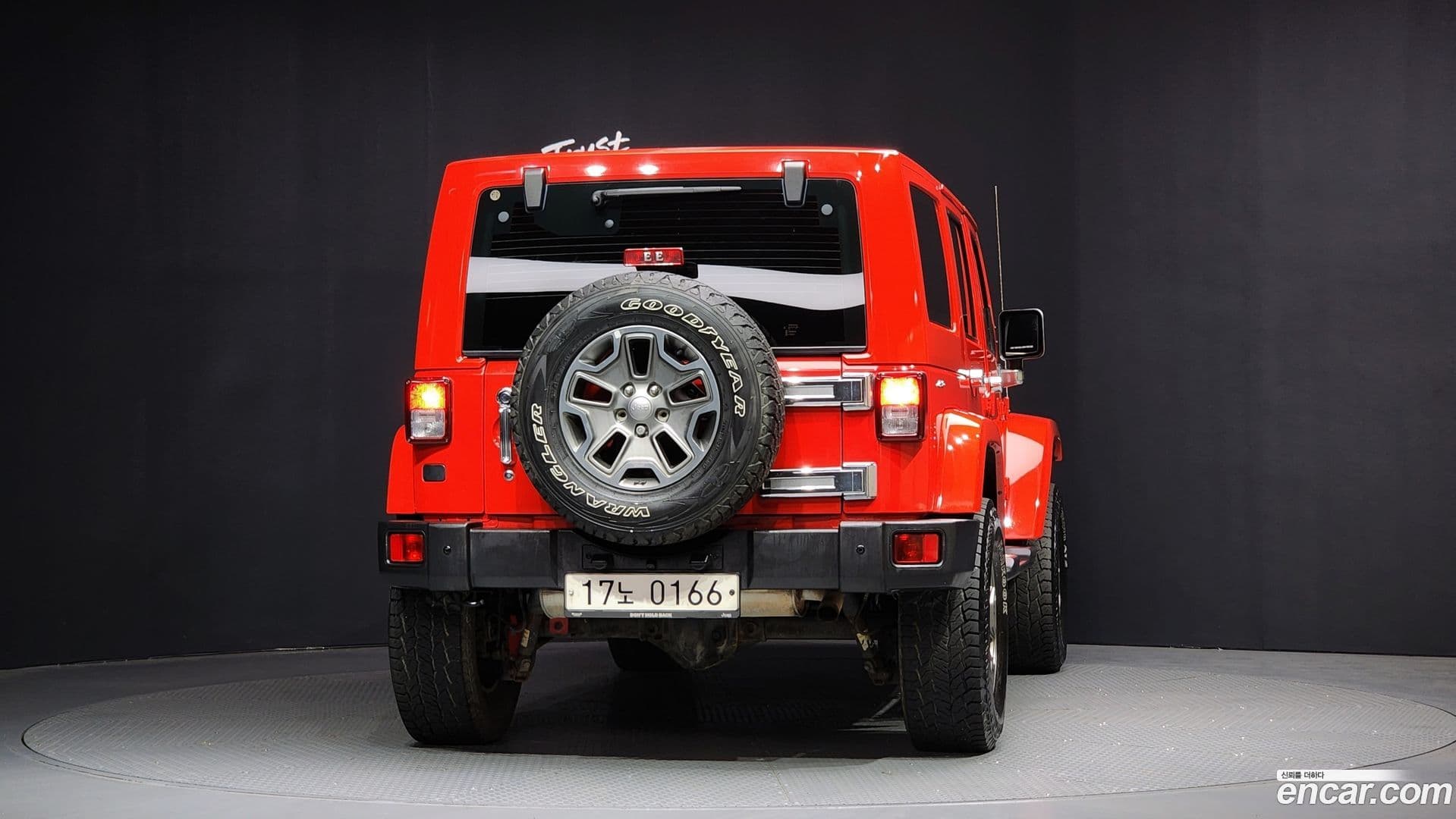 Main__Slider__Photo:Wrangler Jeep 2016.11-3