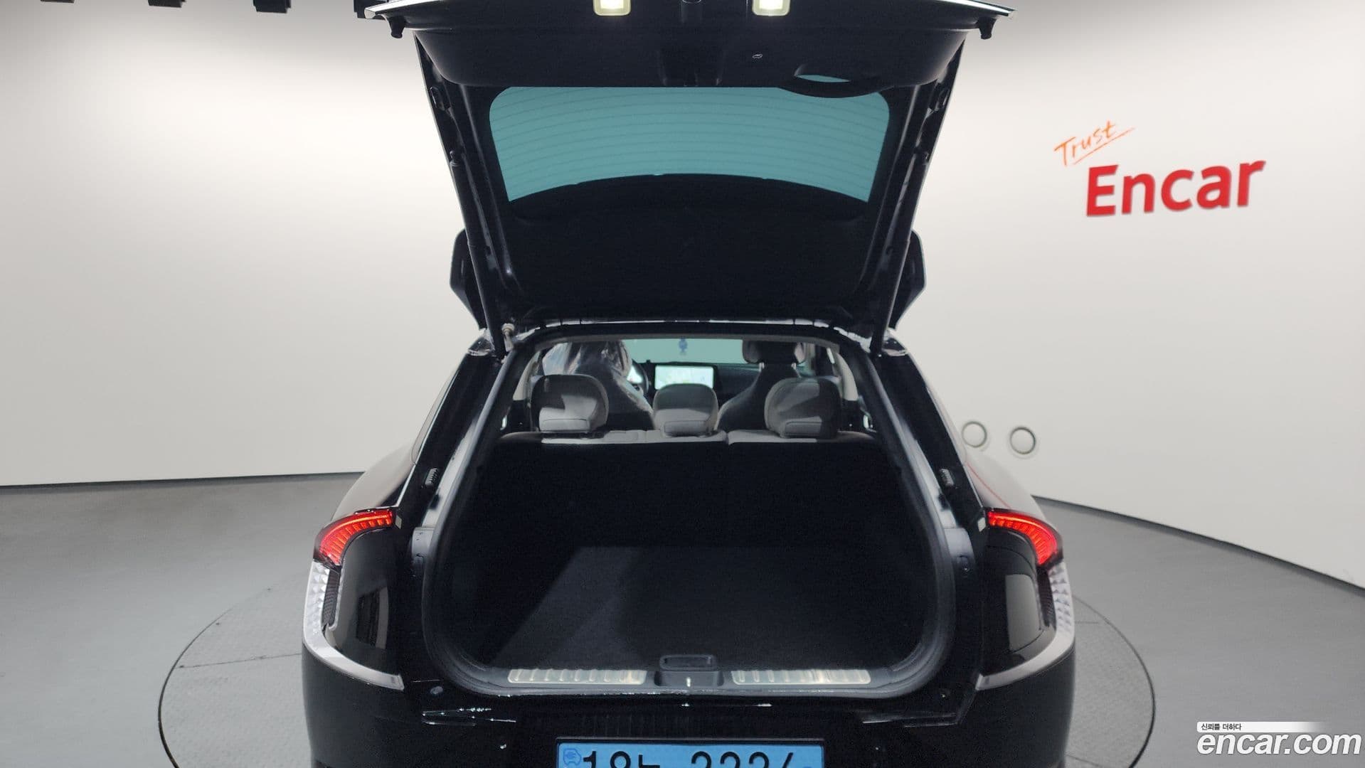 Main__Slider__Photo:EV6 Kia 2022.8-19