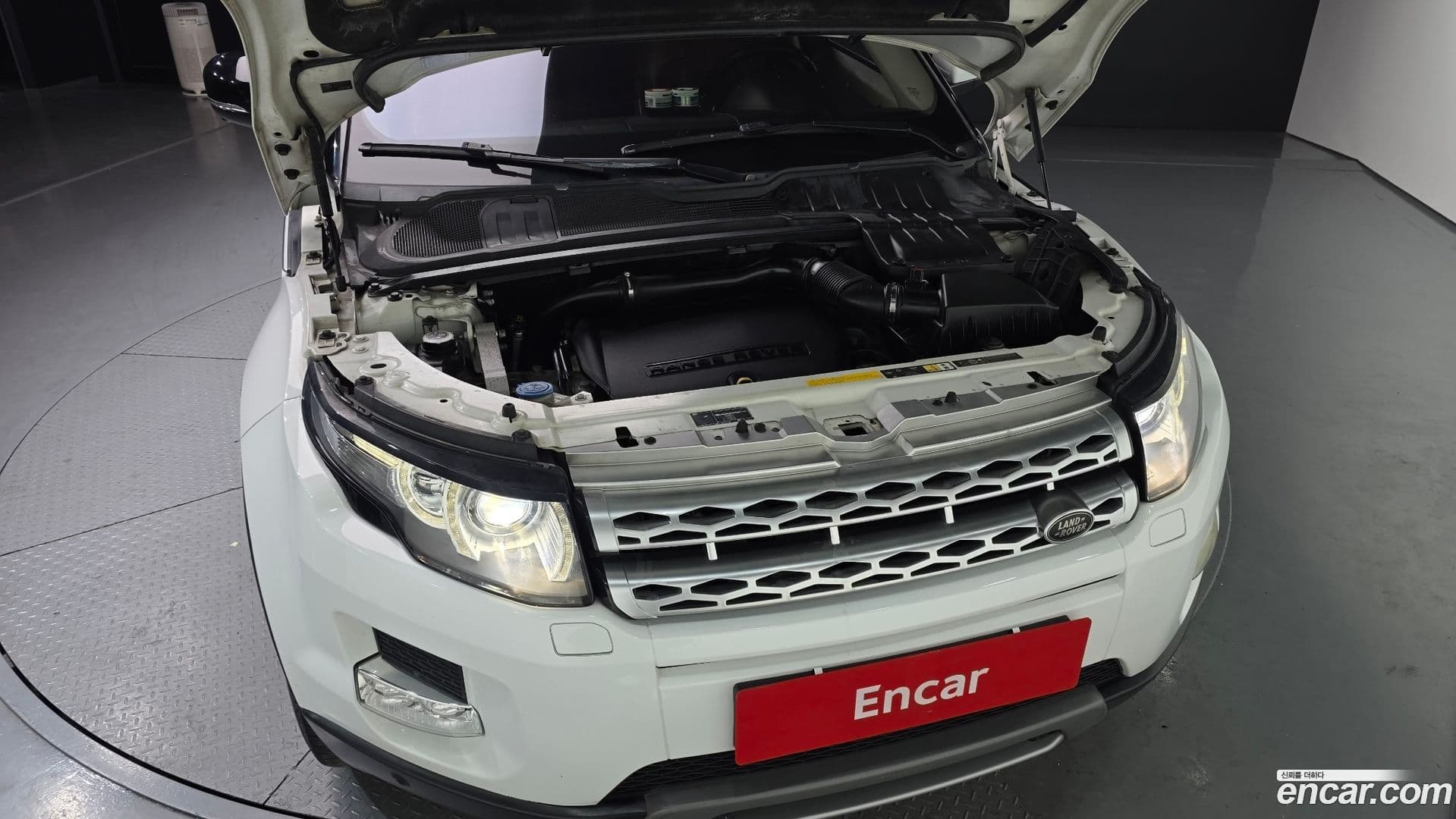 Main__Slider__Photo:Range Rover Evoque Land Rover 2013.11-5