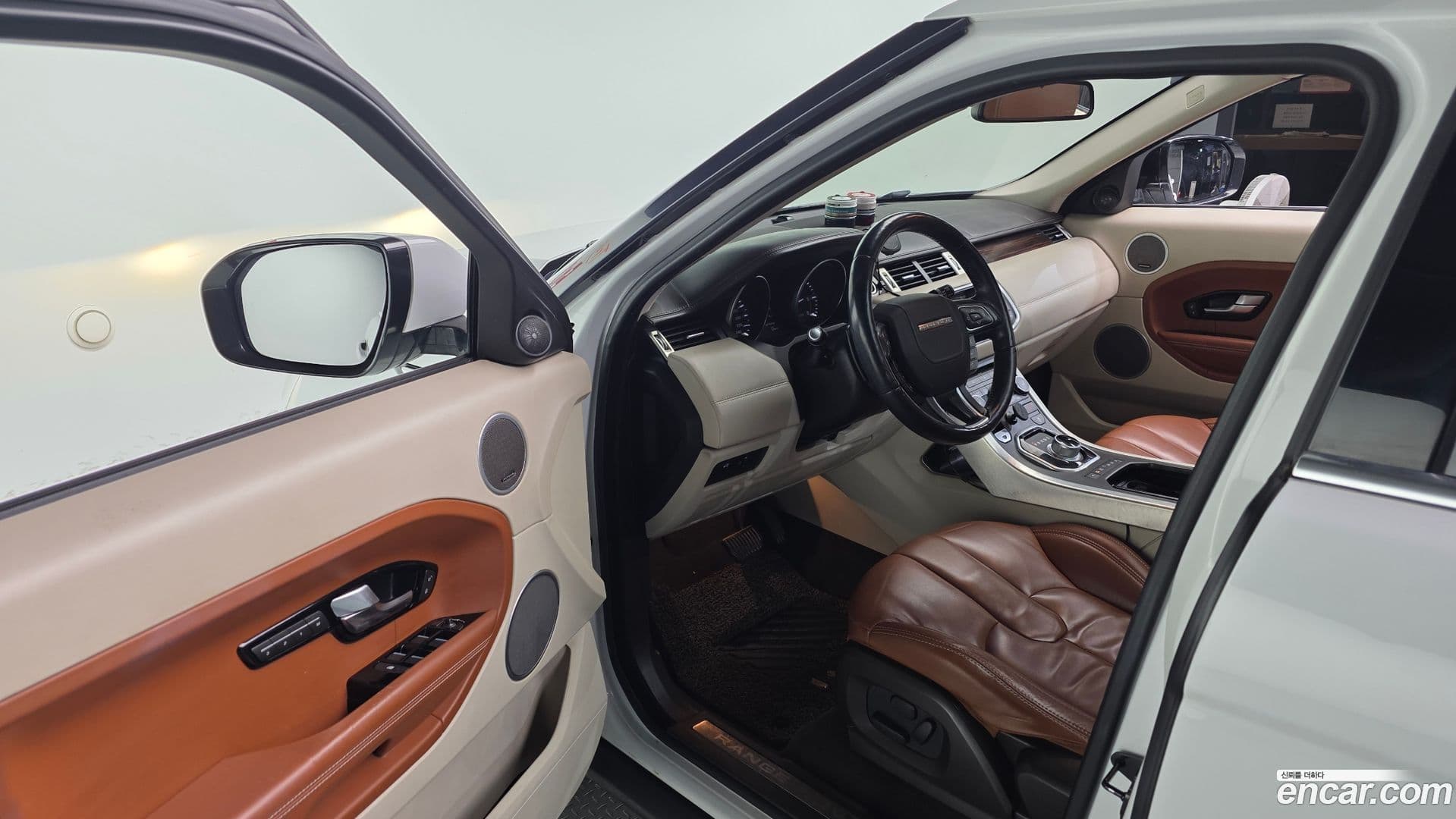 Main__Slider__Photo:Range Rover Evoque Land Rover 2013.11-10