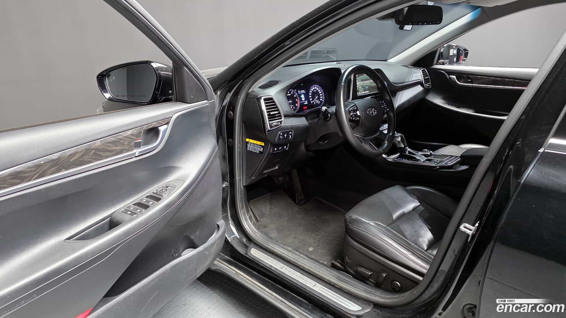 Grandeur Hyundai 2019.0-INNER-010