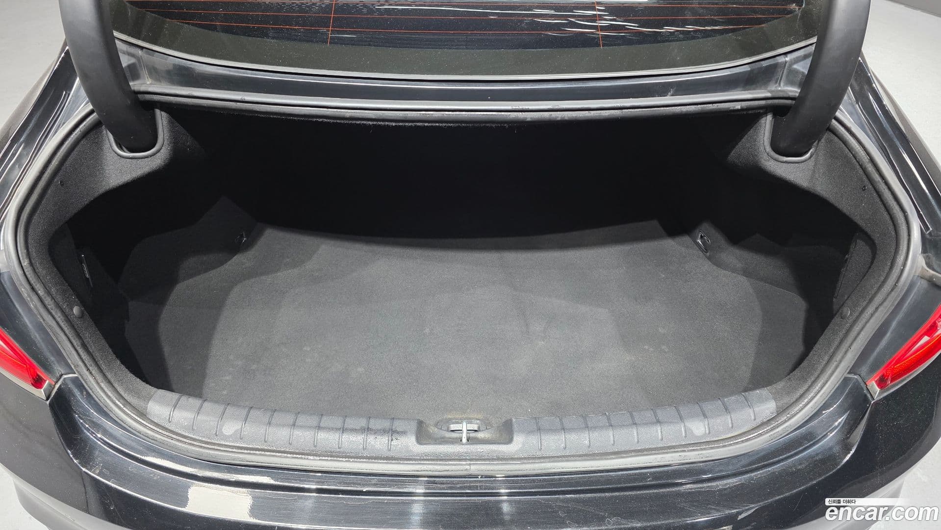 Main__Slider__Photo:Grandeur Hyundai 2019.0-19