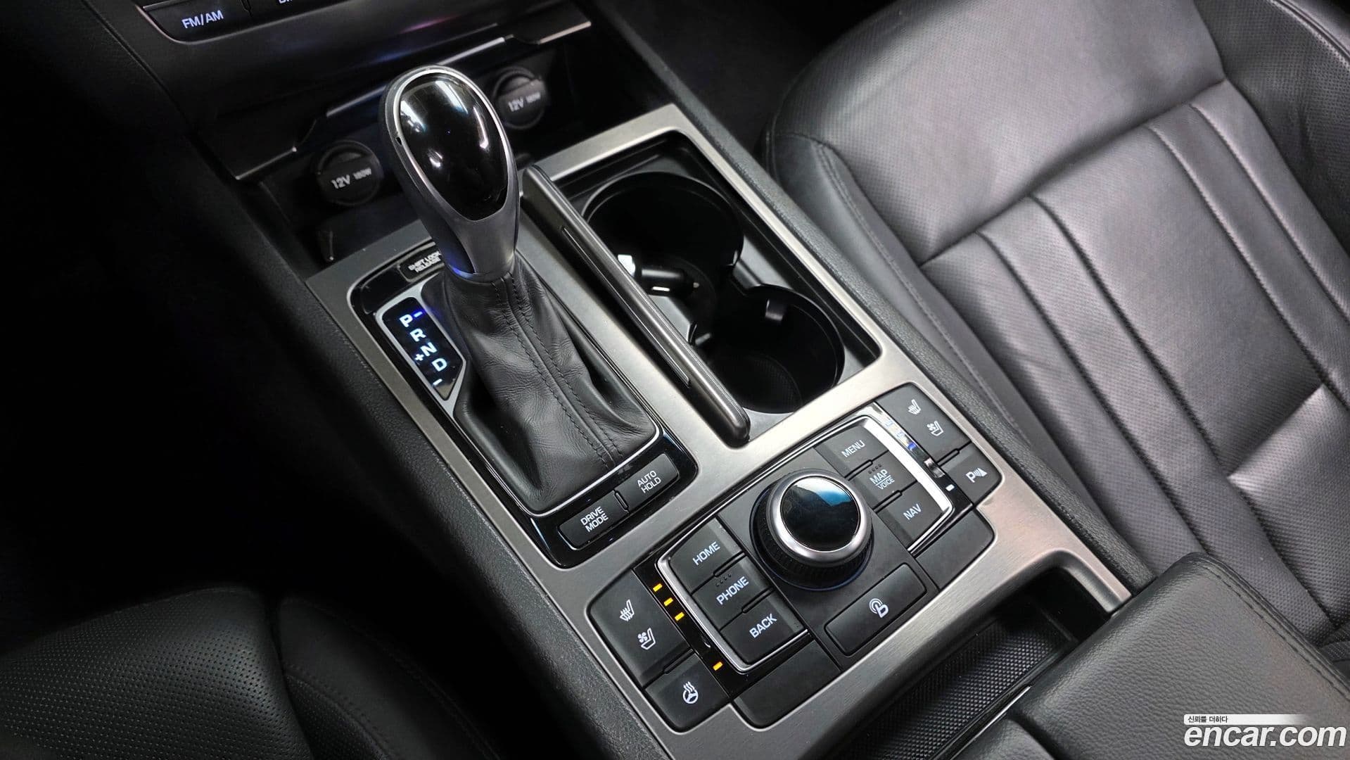 Main__Slider__Photo:Genesis Hyundai 2014.2-8