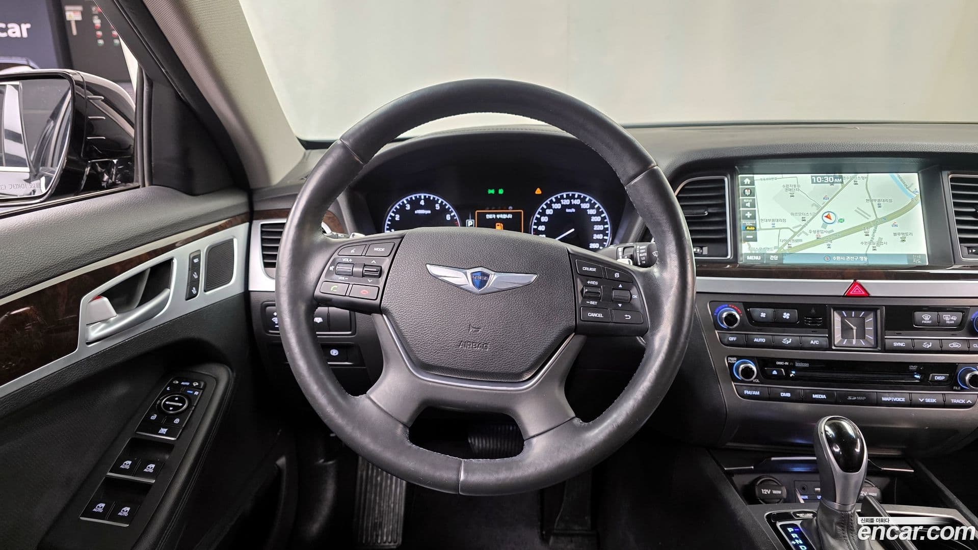 Main__Slider__Photo:Genesis Hyundai 2014.2-12