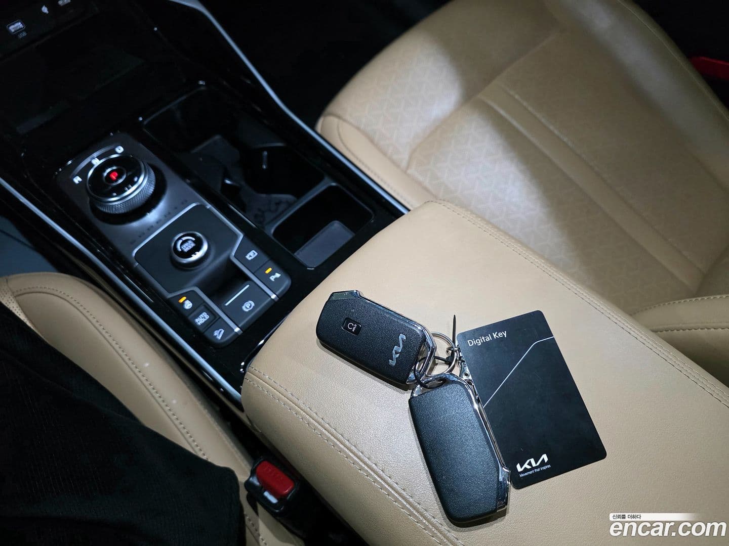 Main__Slider__Photo:Sorento Kia 2022.6-10