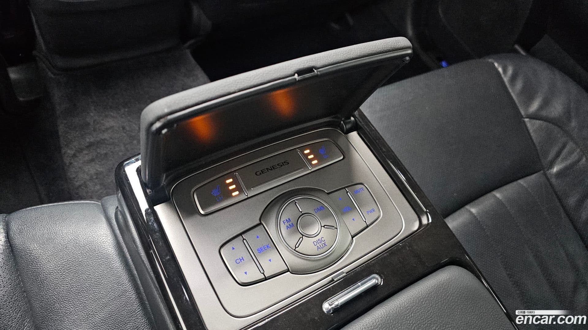 Main__Slider__Photo:Genesis Hyundai 2012.0-18