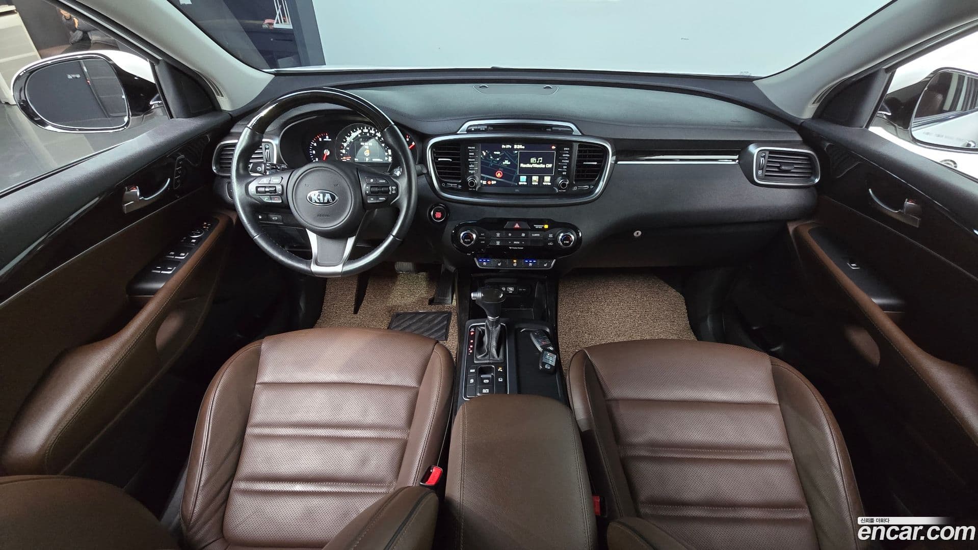 Main__Slider__Photo:Sorento Kia 2016.2-6