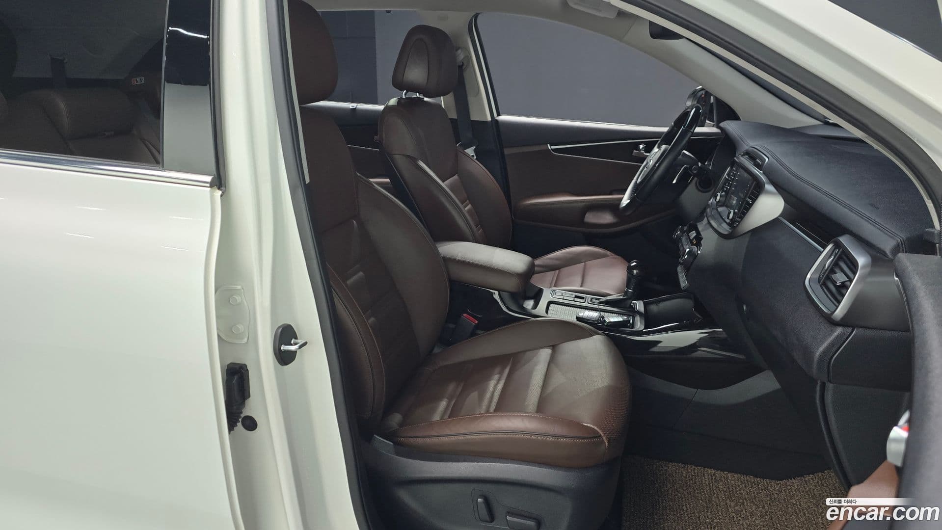 Main__Slider__Photo:Sorento Kia 2016.2-9