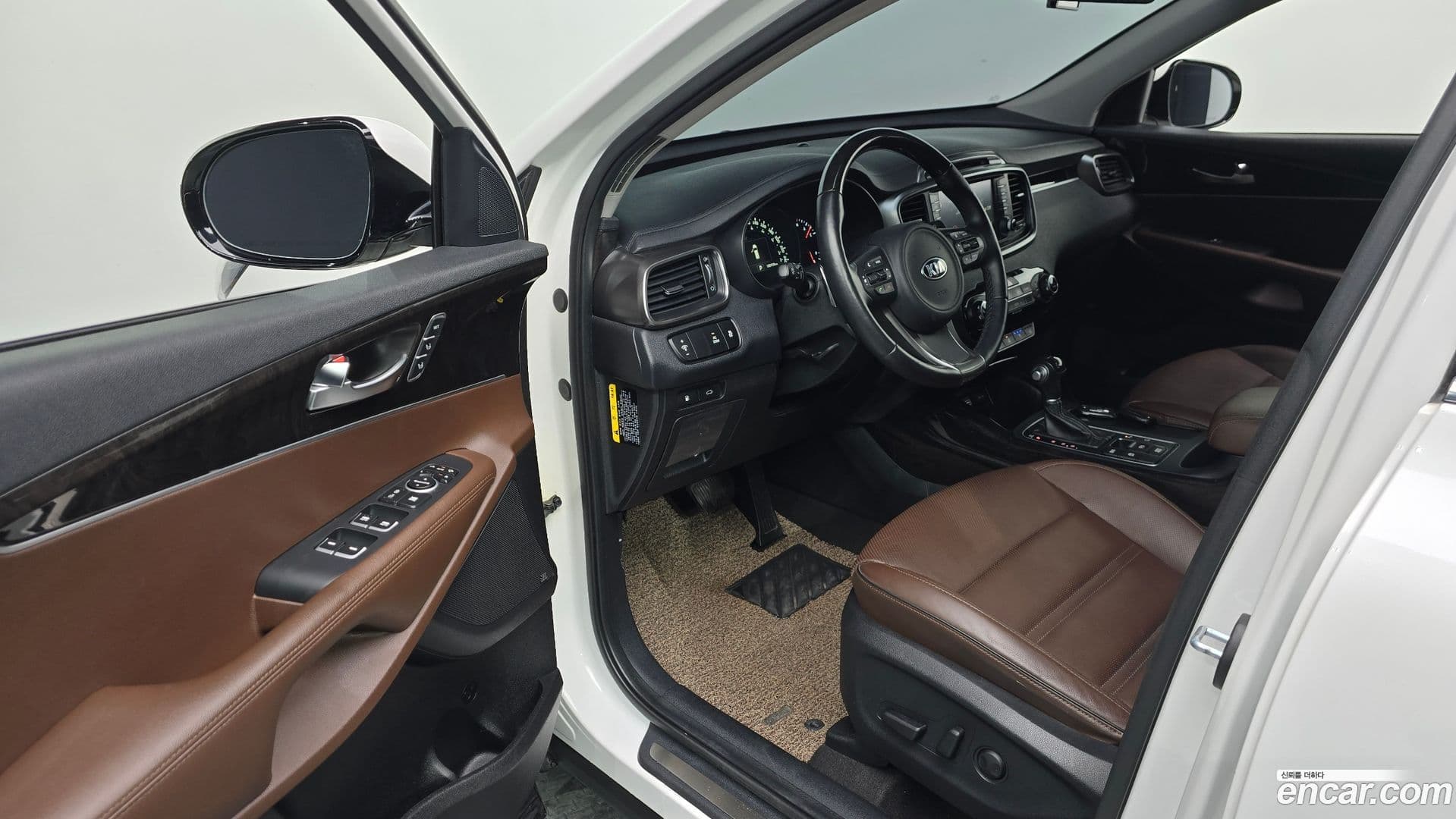 Main__Slider__Photo:Sorento Kia 2016.2-10