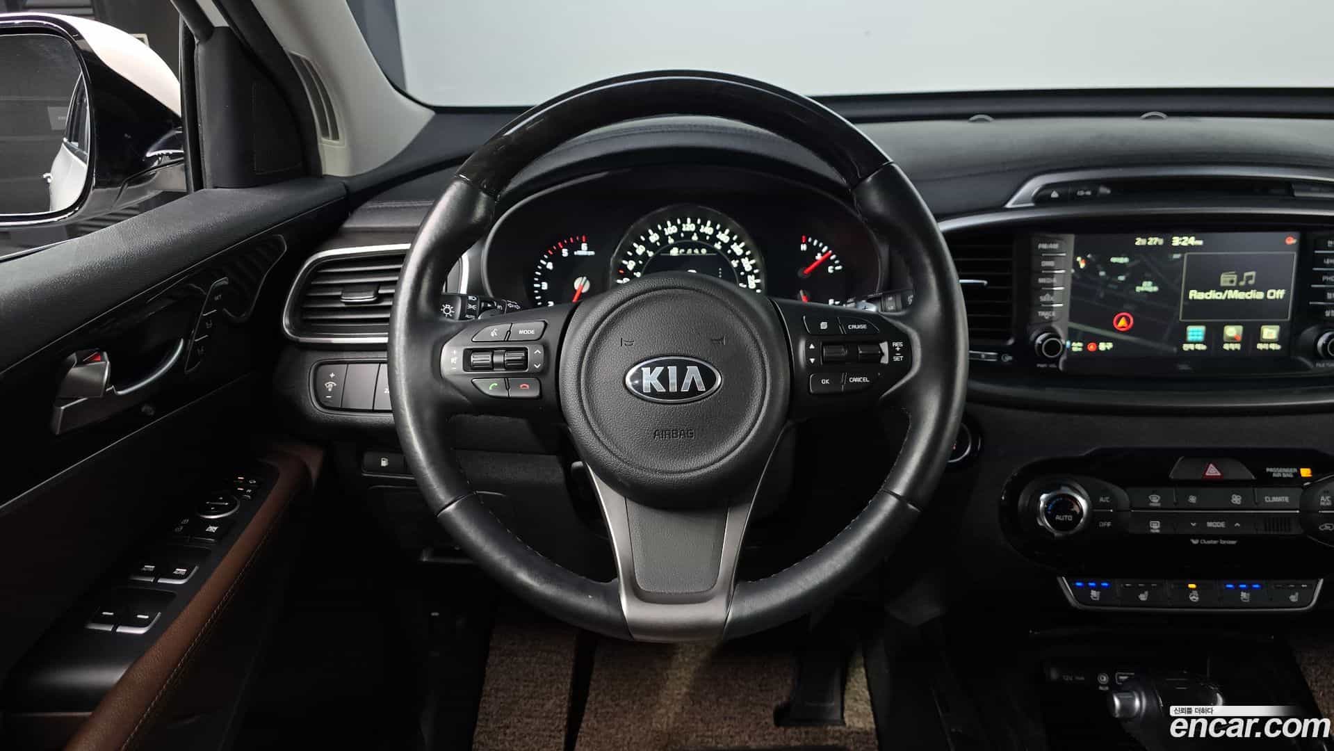 Sorento Kia 2016.2-OPTION-017