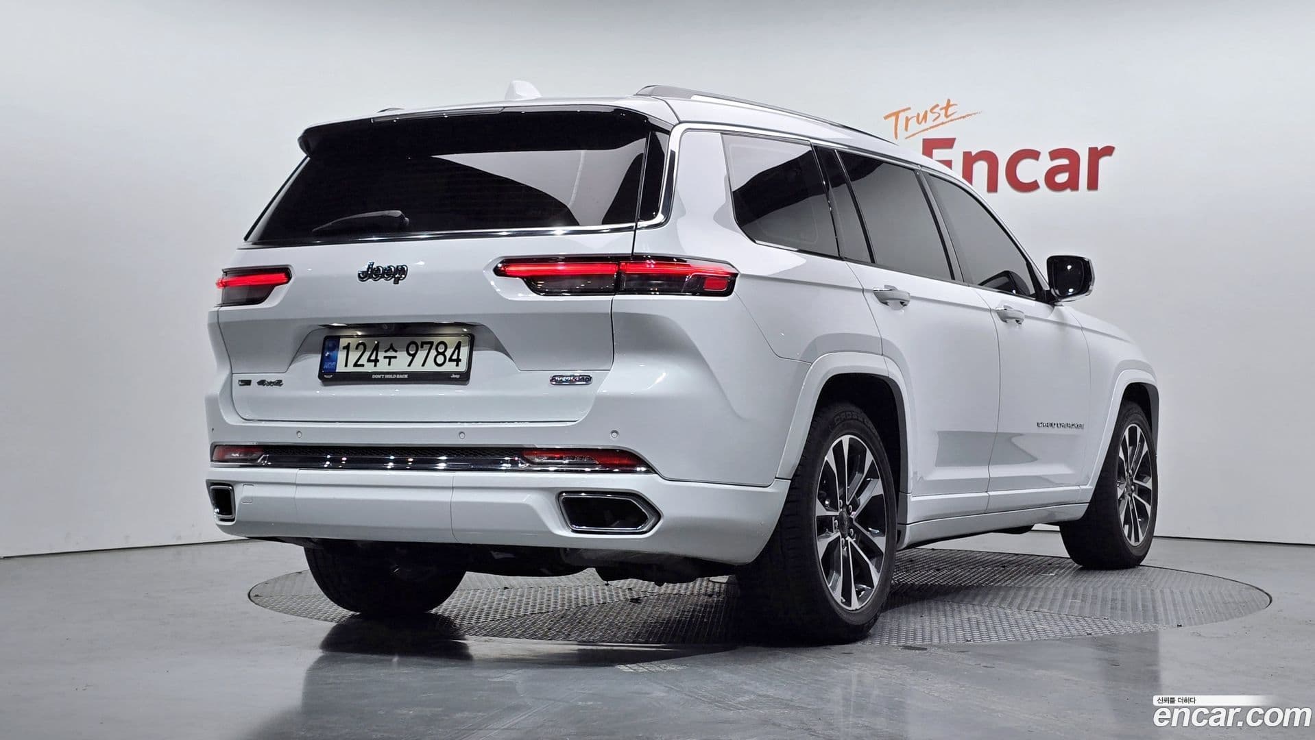 Main__Slider__Photo:Cherokee Jeep 2021.11-1