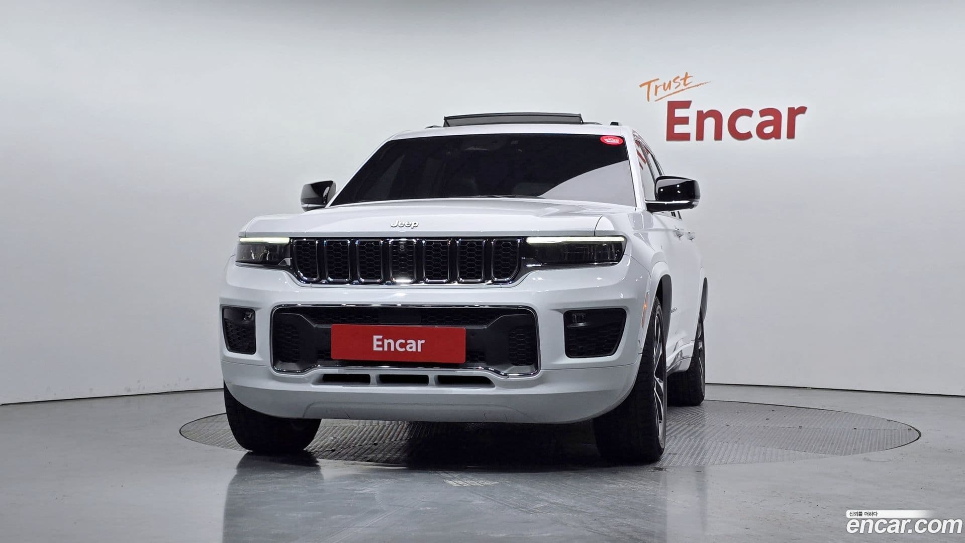 Main__Slider__Photo:Cherokee Jeep 2021.11-2