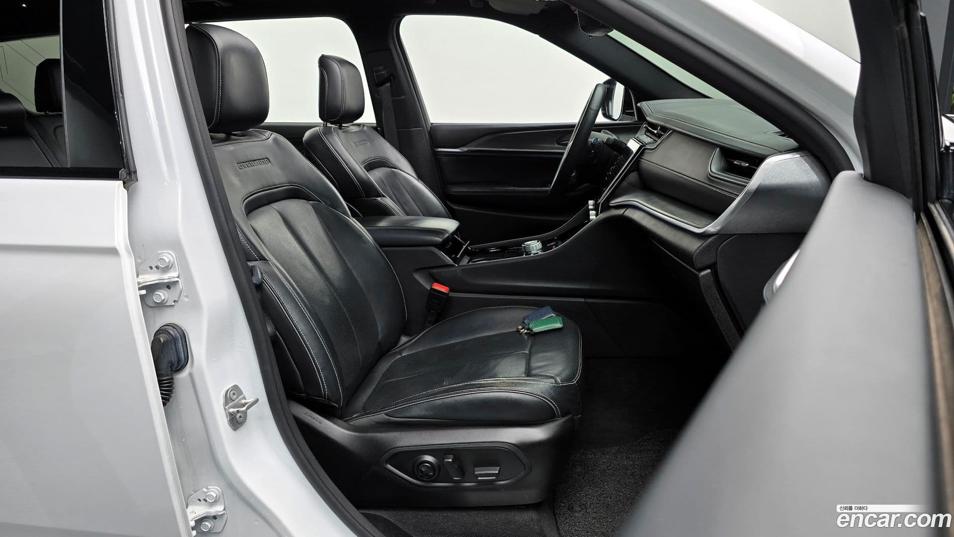 Main__Slider__Photo:Cherokee Jeep 2021.11-9