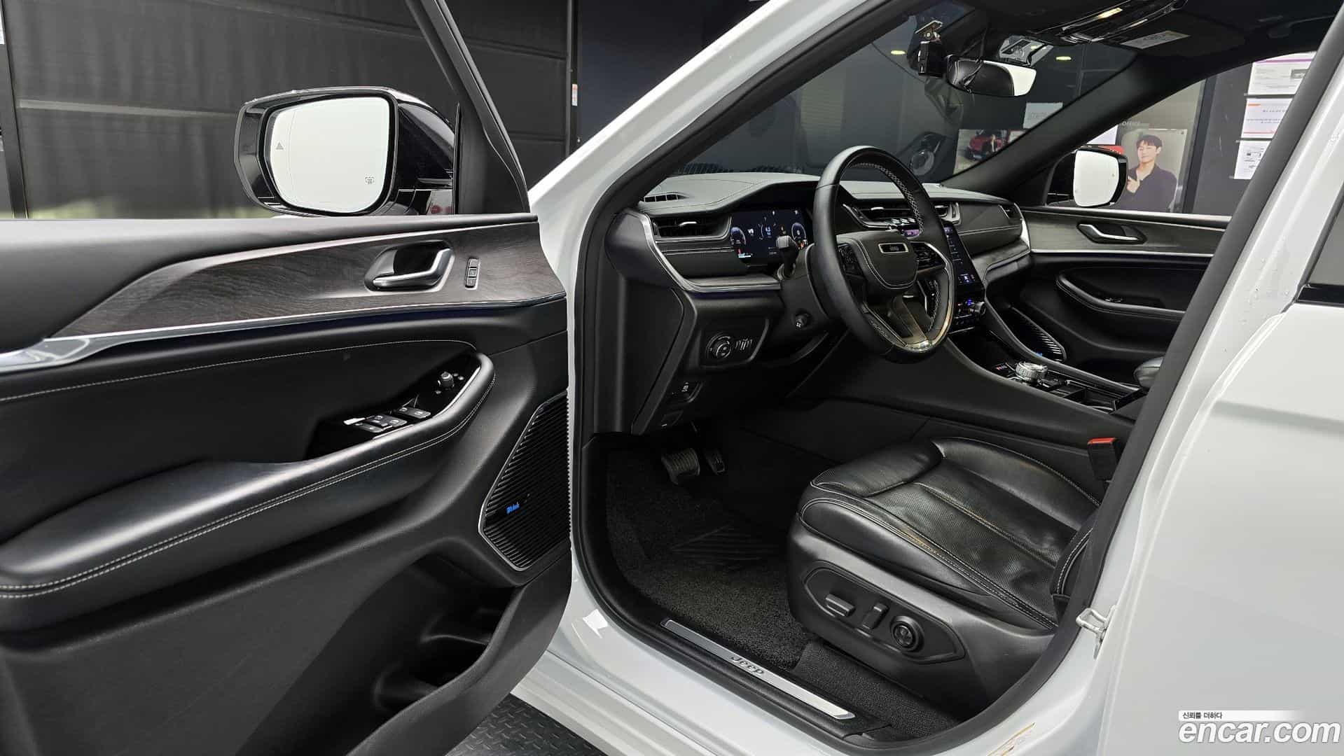 Cherokee Jeep 2021.11-OPTION-015